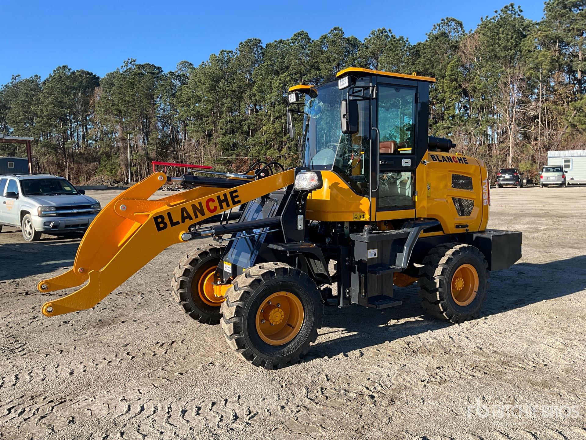 General Appearance with Picture, Left Front Corner