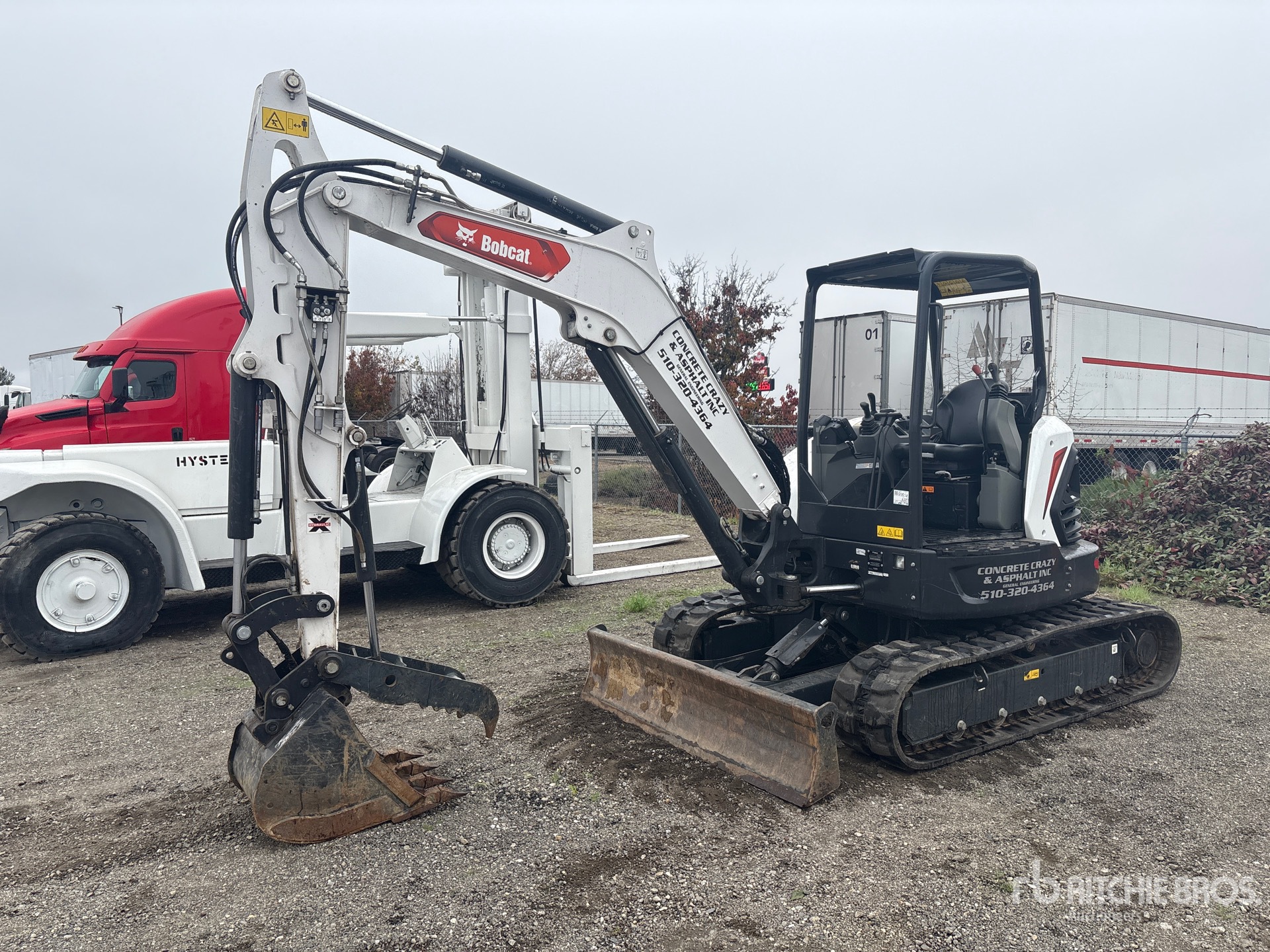 General Appearance with Picture, Left Front Corner