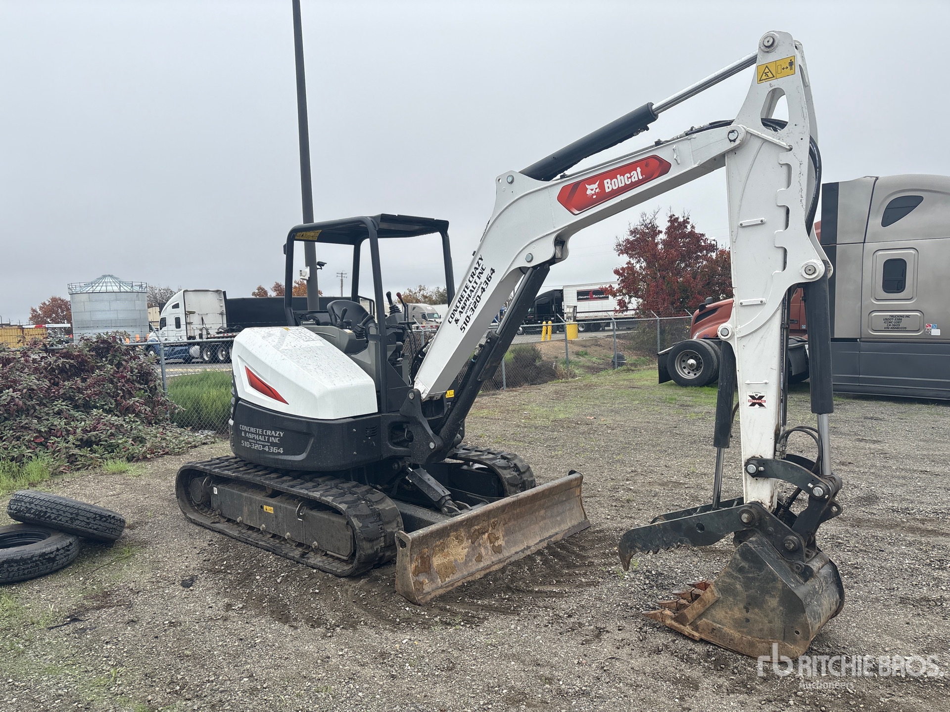 General Appearance with Picture, Right Front Corner