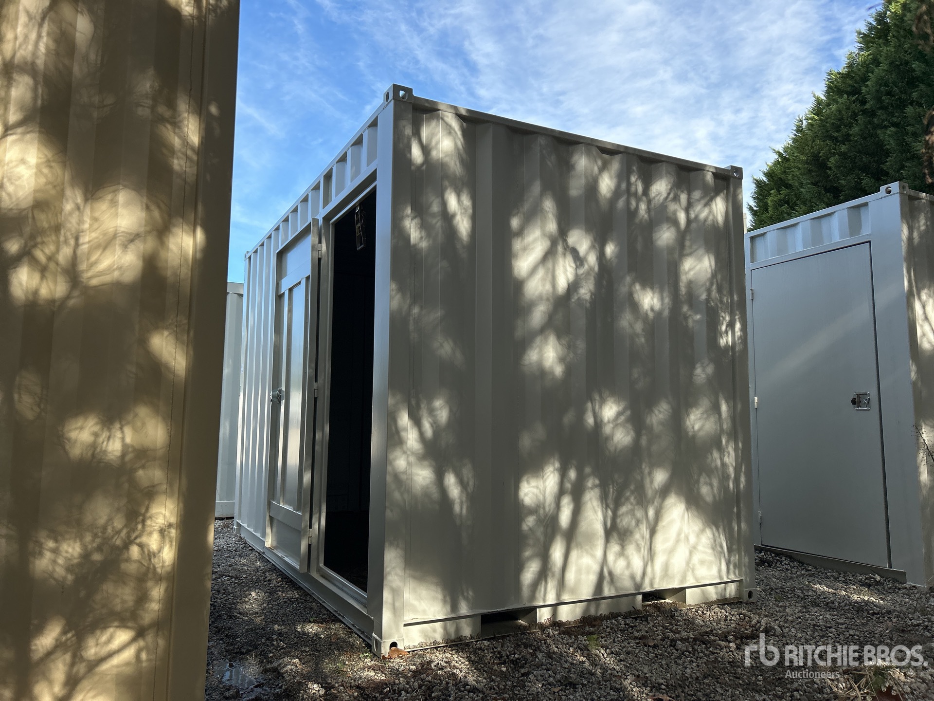 Aspect général with Image, coin arrière gauche