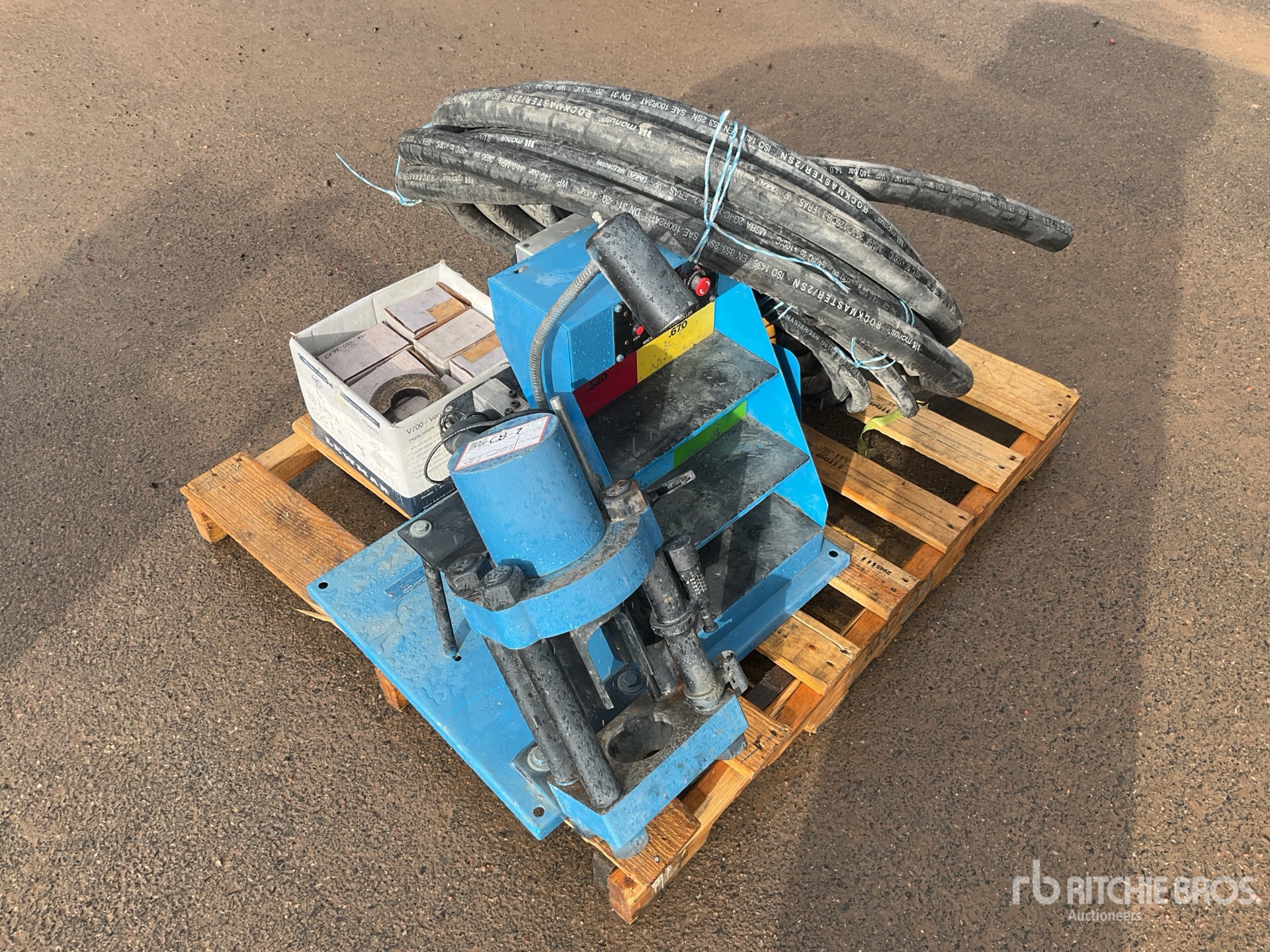 Aspect général with Image, coin arrière droit