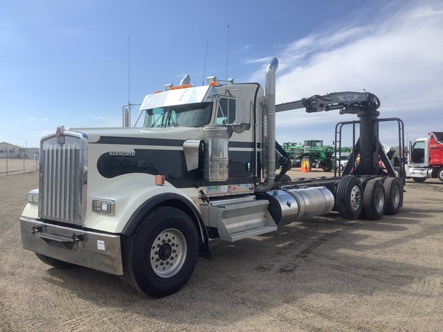 Serco 7000 7225 lb Knuckle Boom on 2018 Kenworth W900 8x4 Grapple Truck