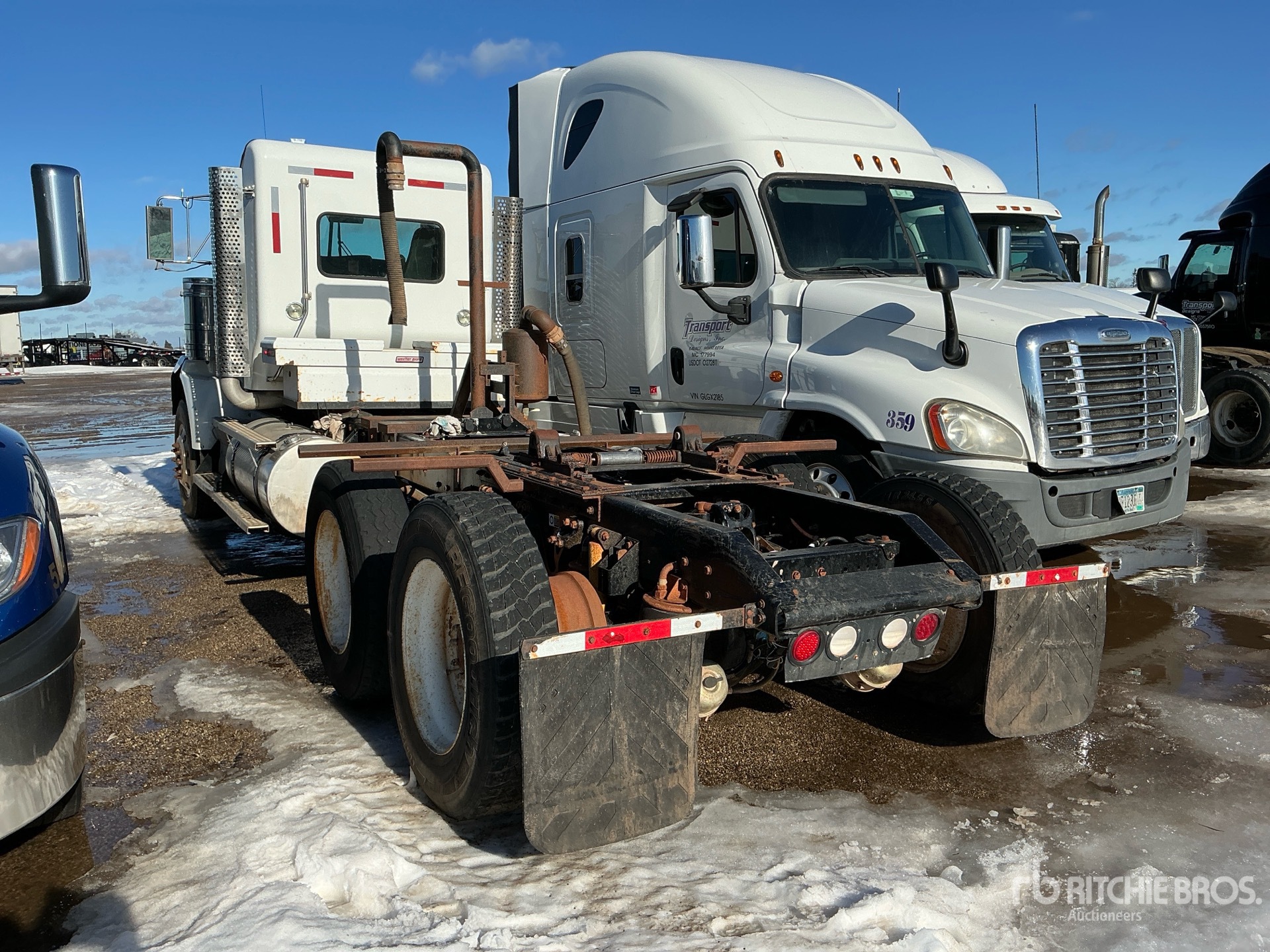 General Appearance with Foto, angolo posteriore sinistro