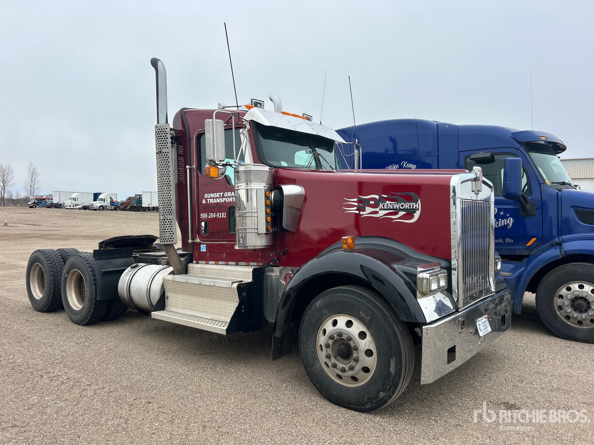 General Appearance with Picture, Right Front Corner