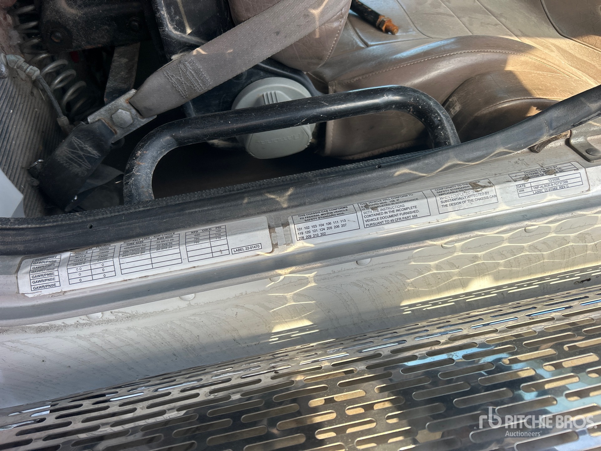 General Appearance with Numéro de série/Numéro d'identification du véhicule automobile