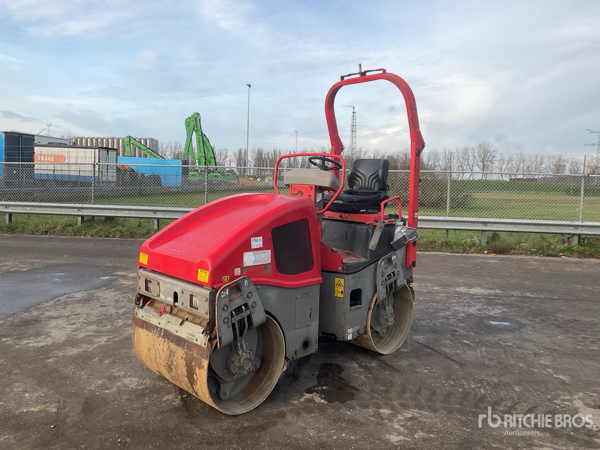 General Appearance with Picture, Left Front Corner