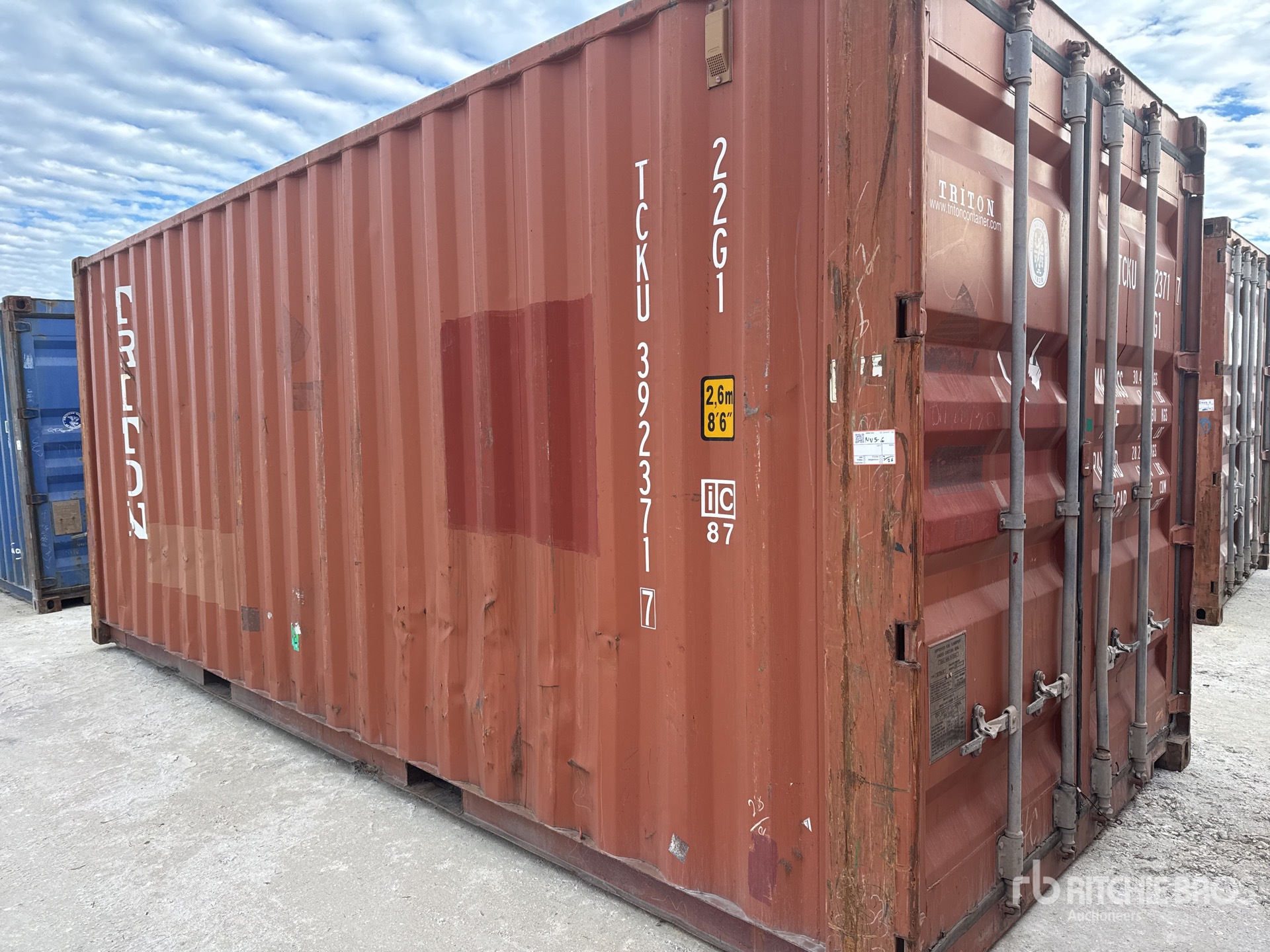 General Appearance with Picture, Right Front Corner