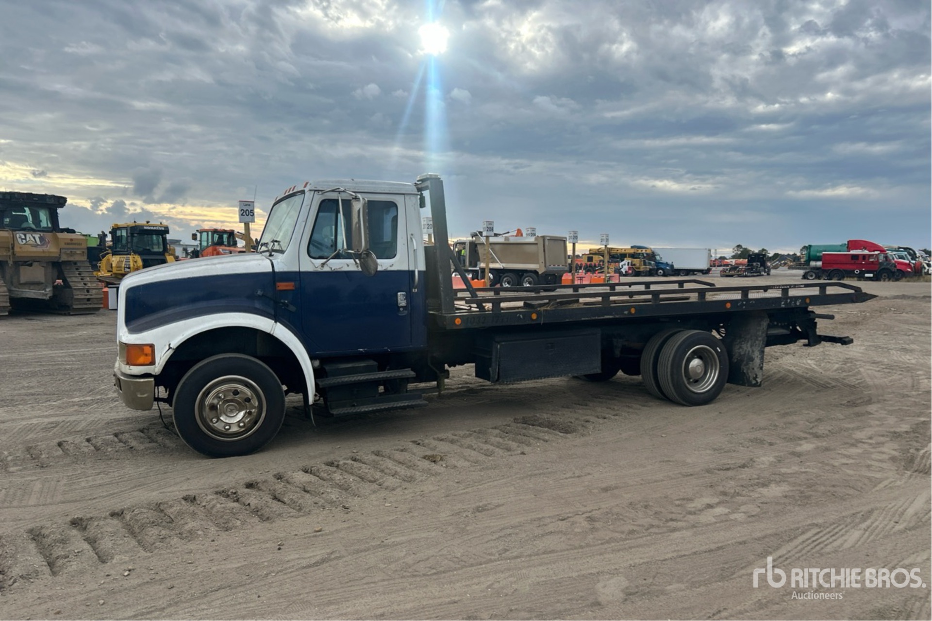 Aspect général with Image, coin avant gauche