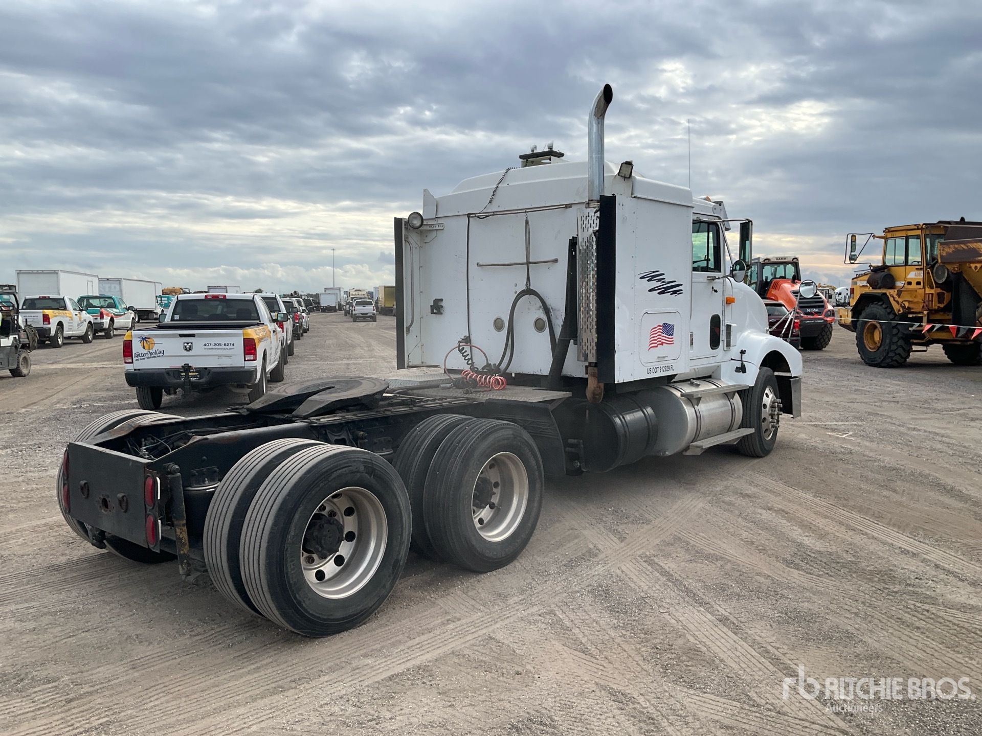 General Appearance with Bild, Ecke hinten rechts