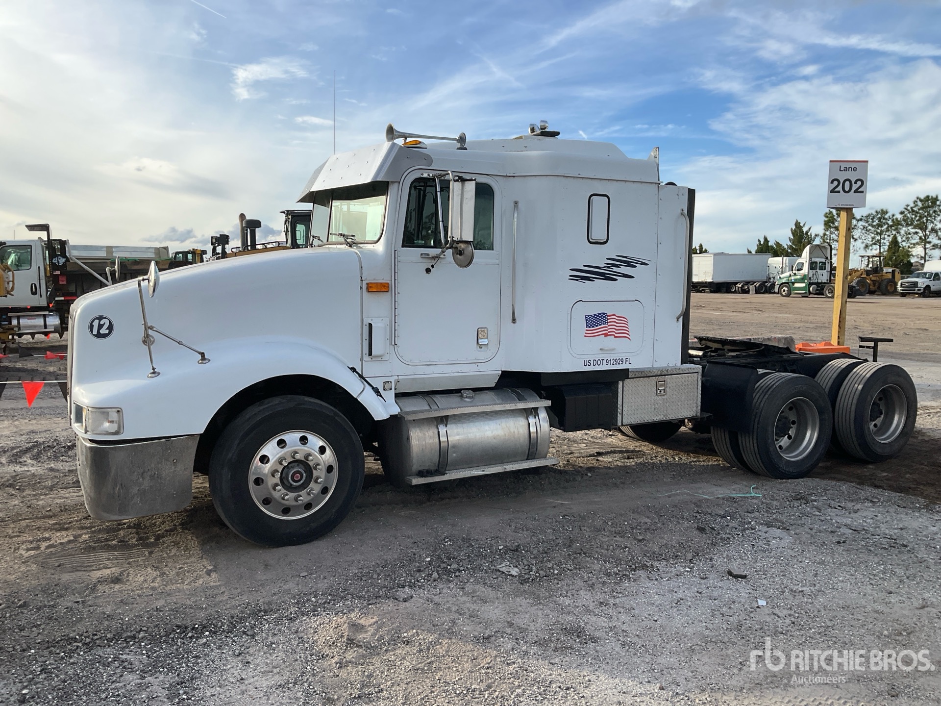 Aspect général with Image, coin avant gauche