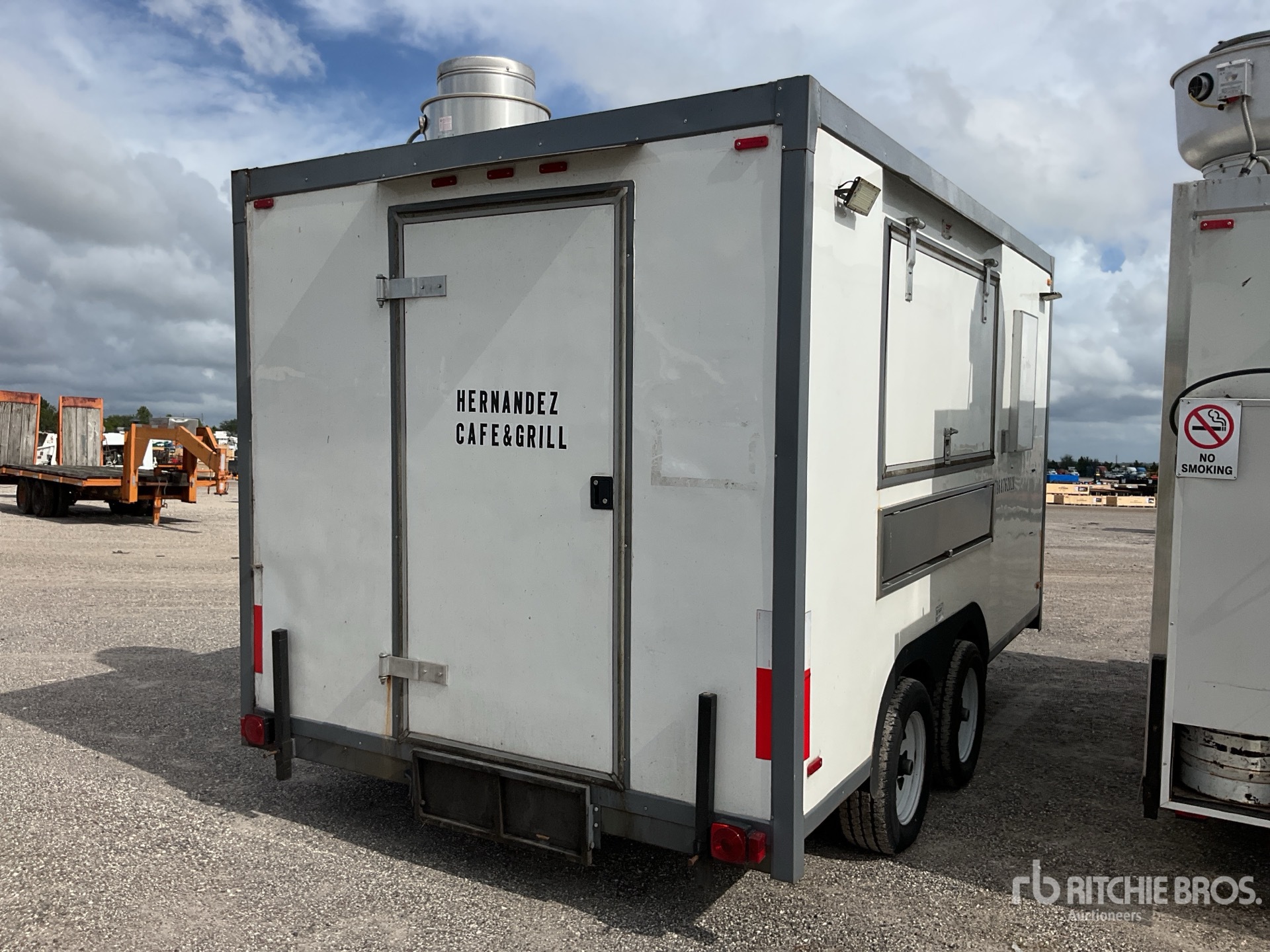 General Appearance with Bild, Ecke hinten rechts