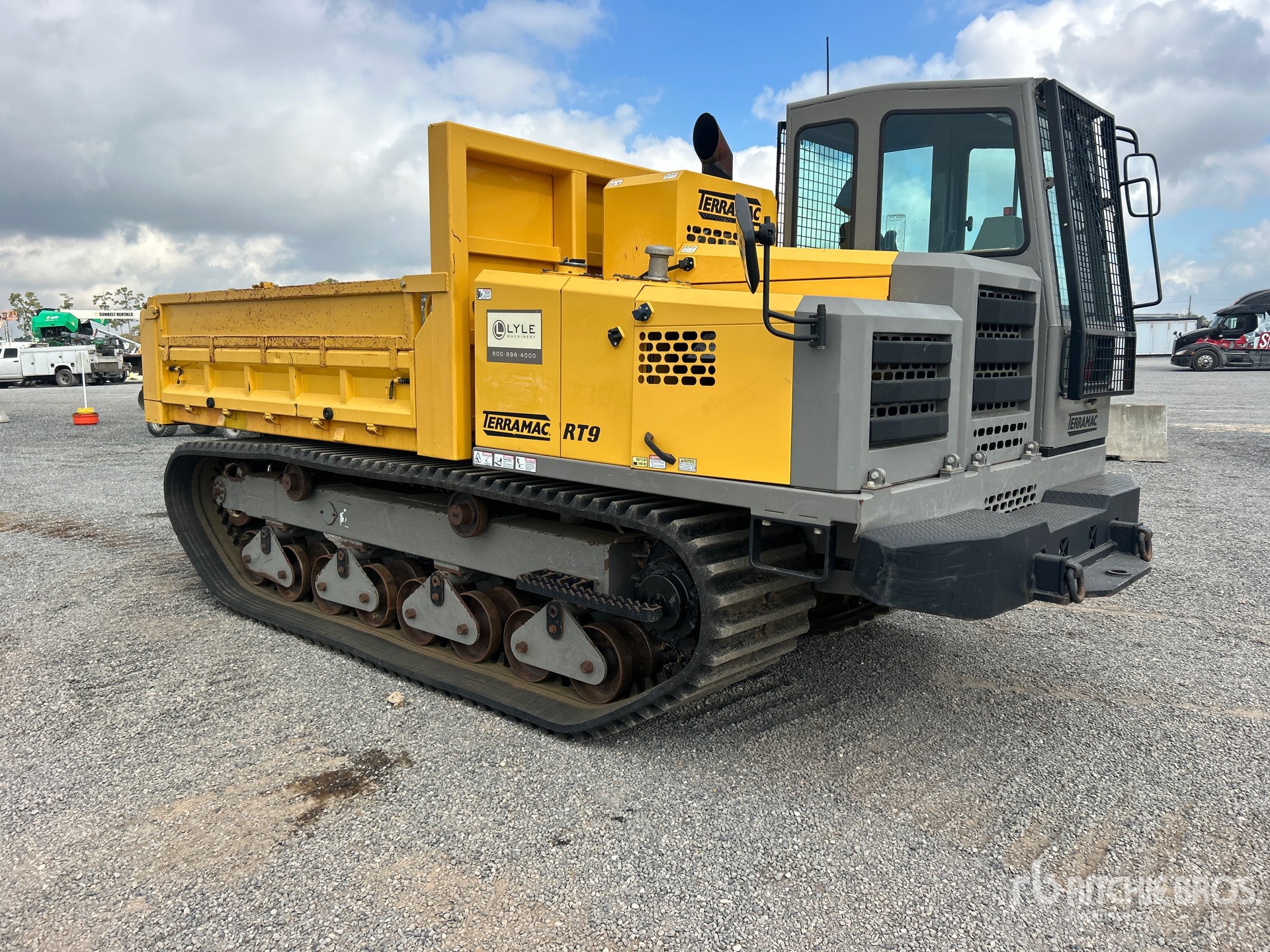 General Appearance with Picture, Right Front Corner