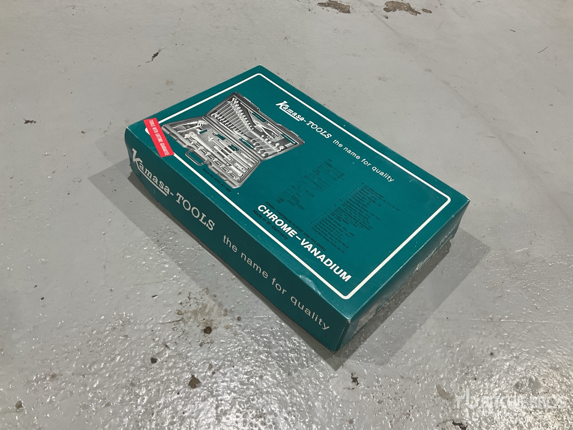 General Appearance with Bild, Ecke vorne links