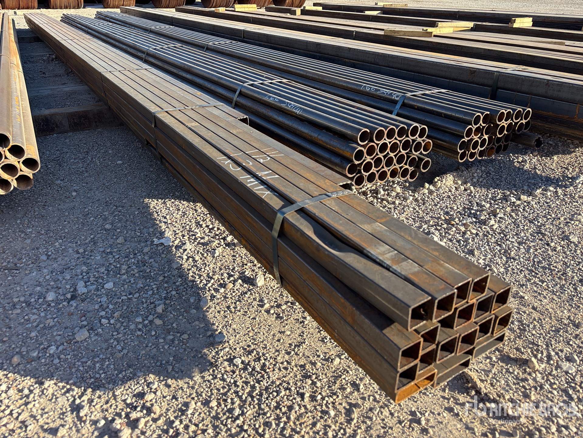 Aspect général with Image, coin arrière droit