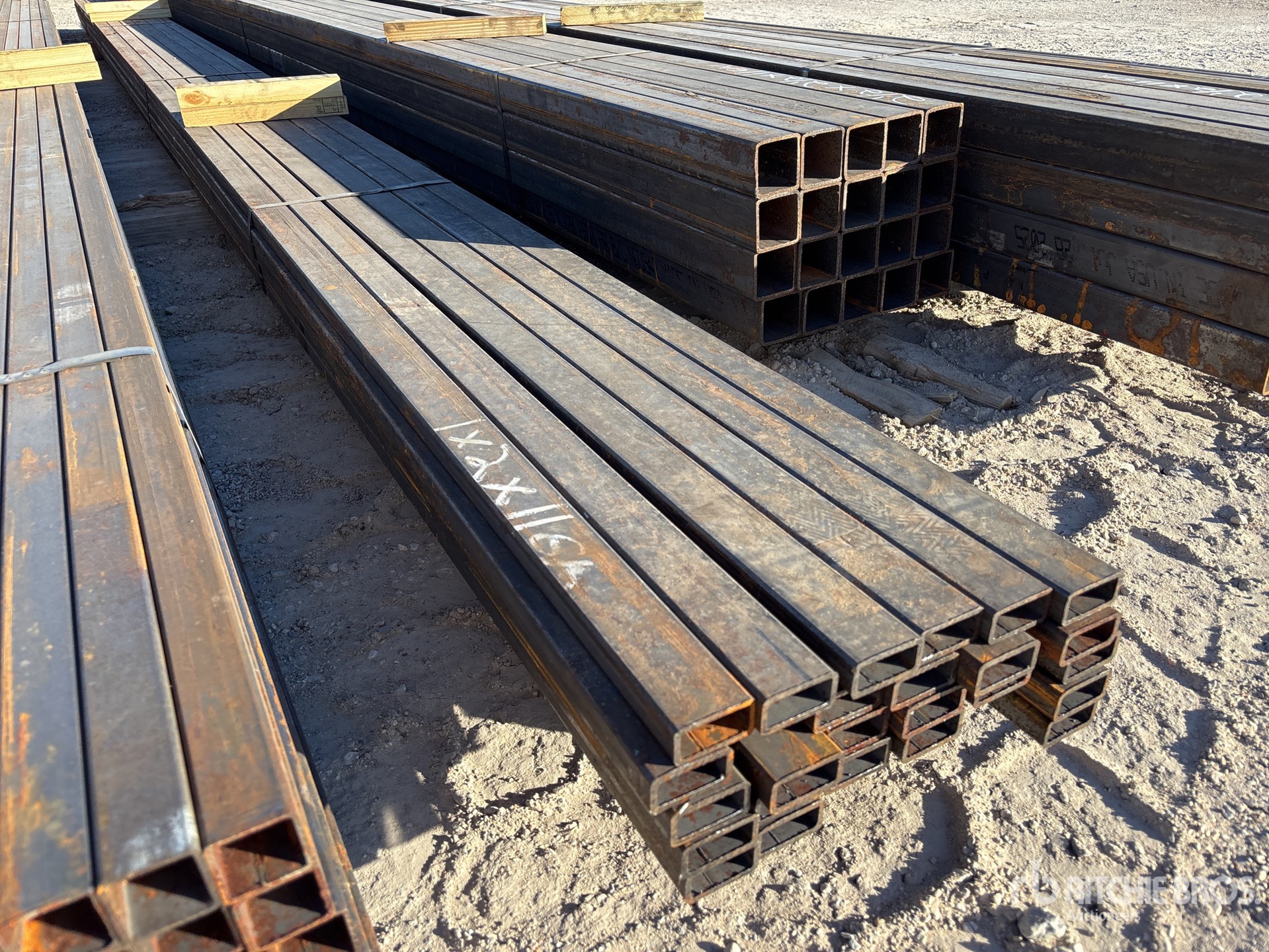 Aspect général with Image, coin arrière droit