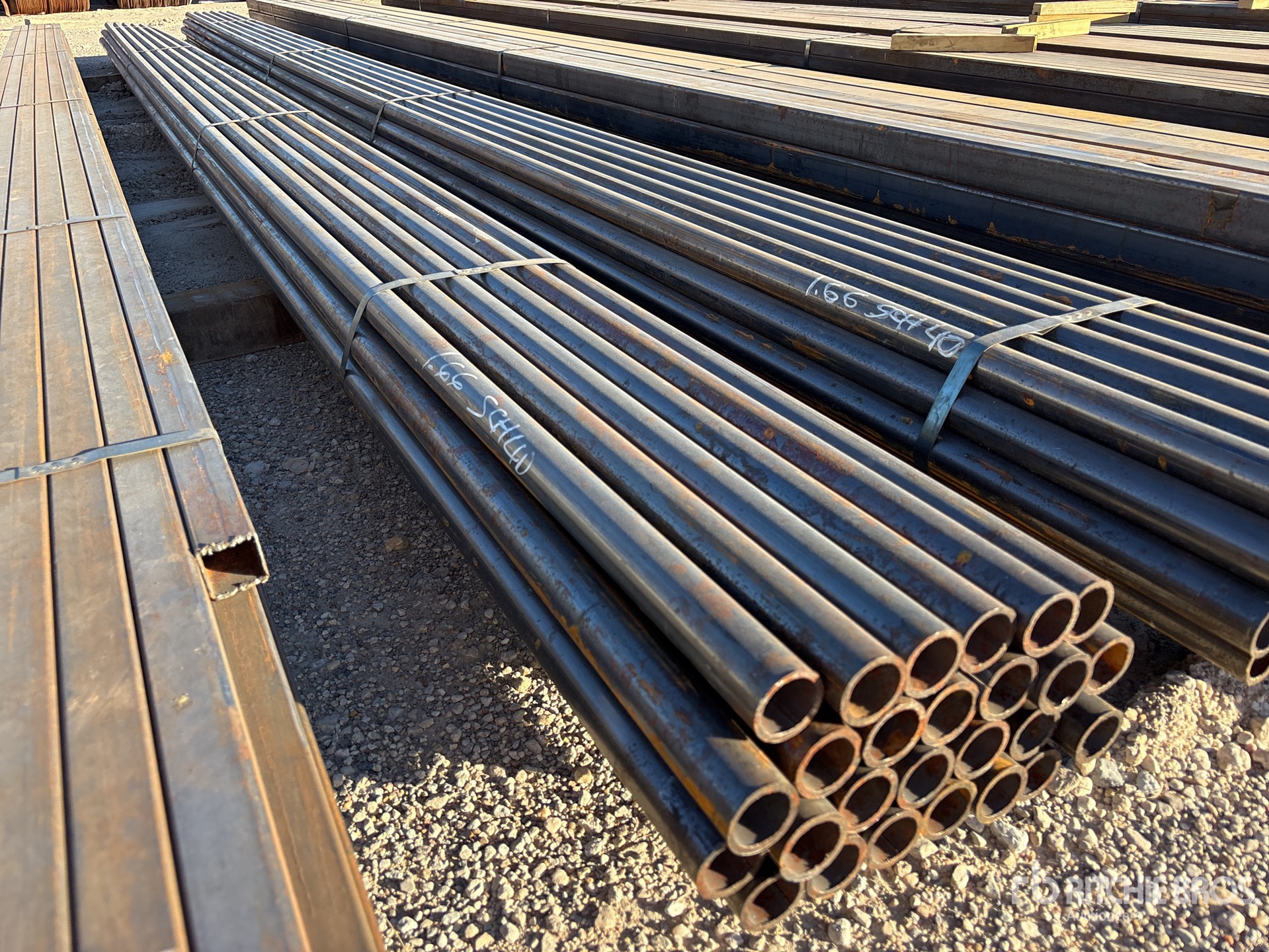 Aspect général with Image, coin arrière droit