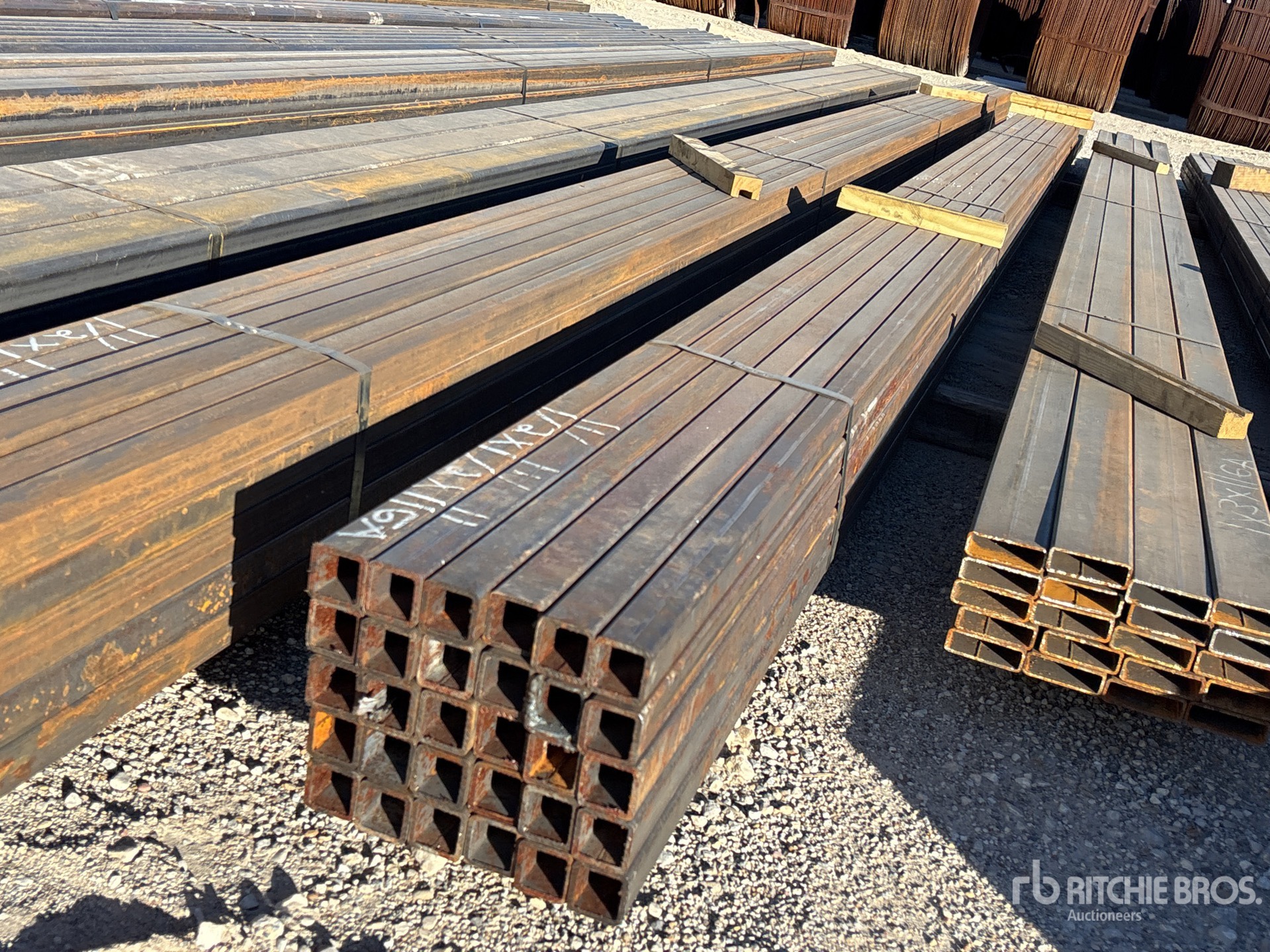 Aspect général with Image, coin avant droit