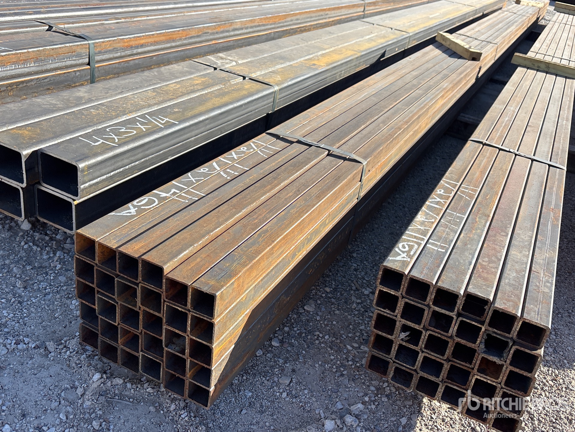 Aspect général with Image, coin arrière droit