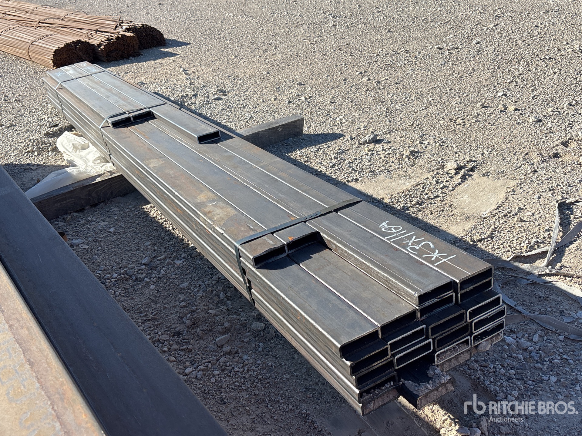 Aspect général with Image, coin arrière droit