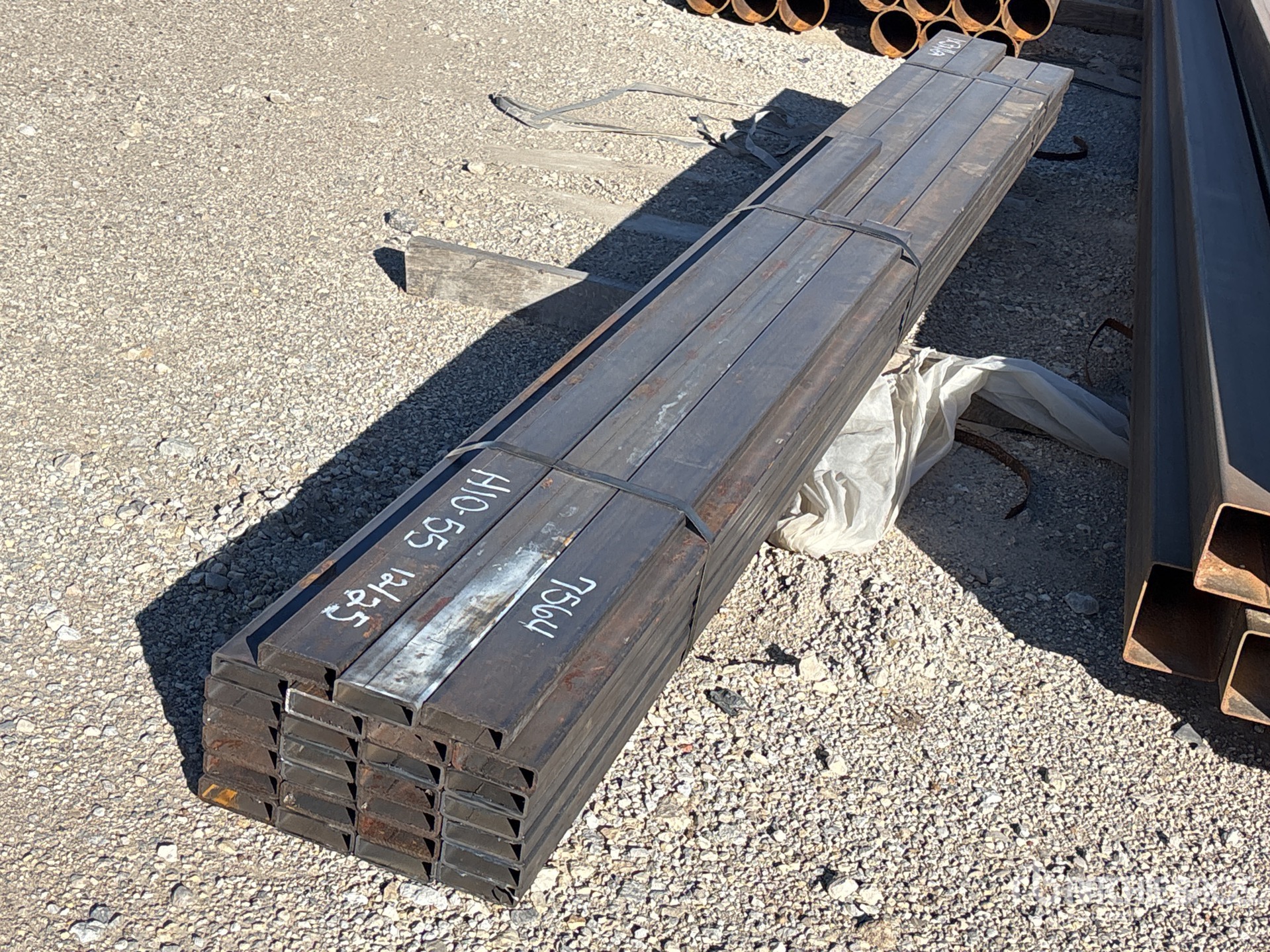 Aspect général with Image, coin arrière gauche