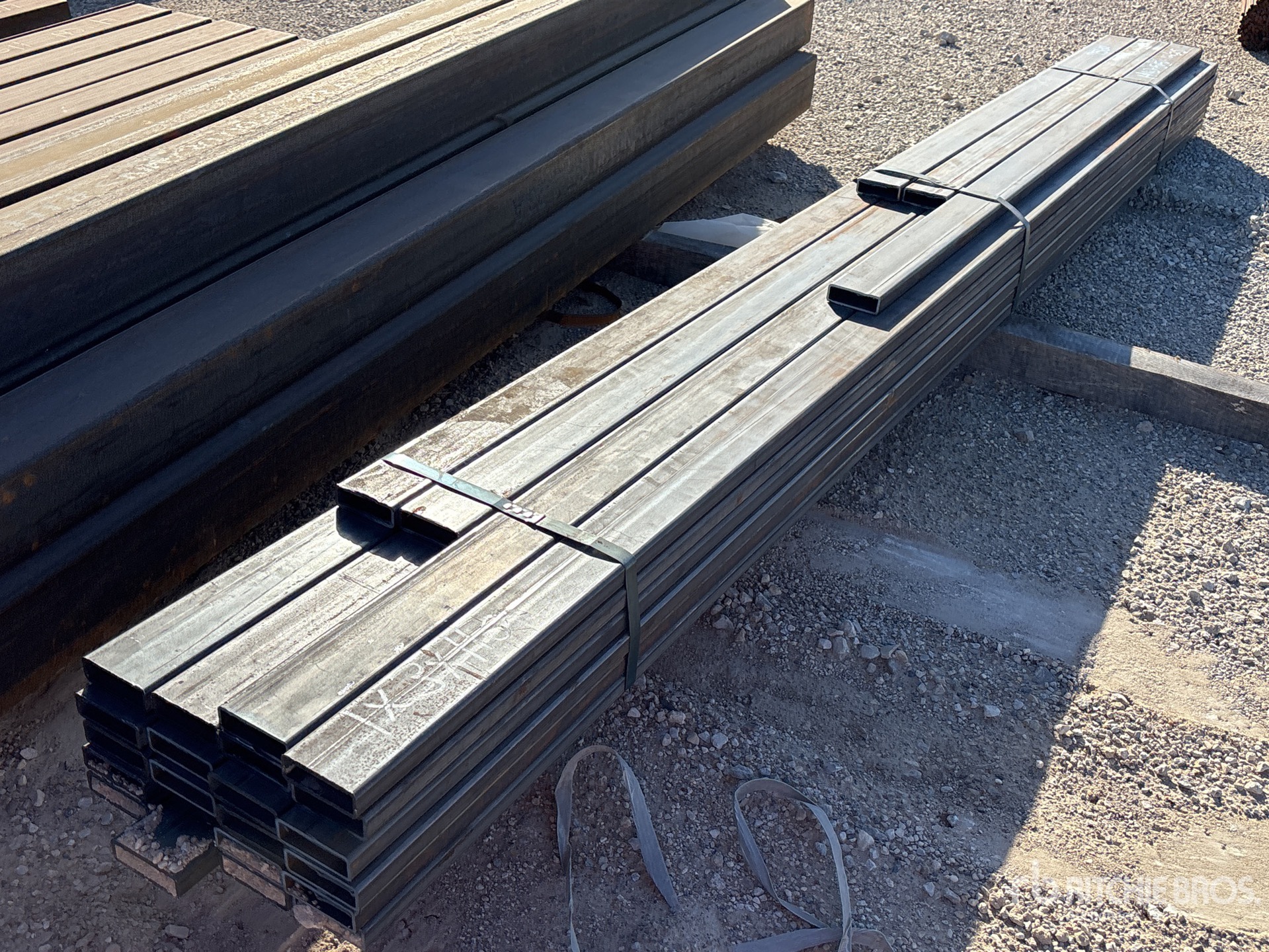 Aspect général with Image, coin avant droit