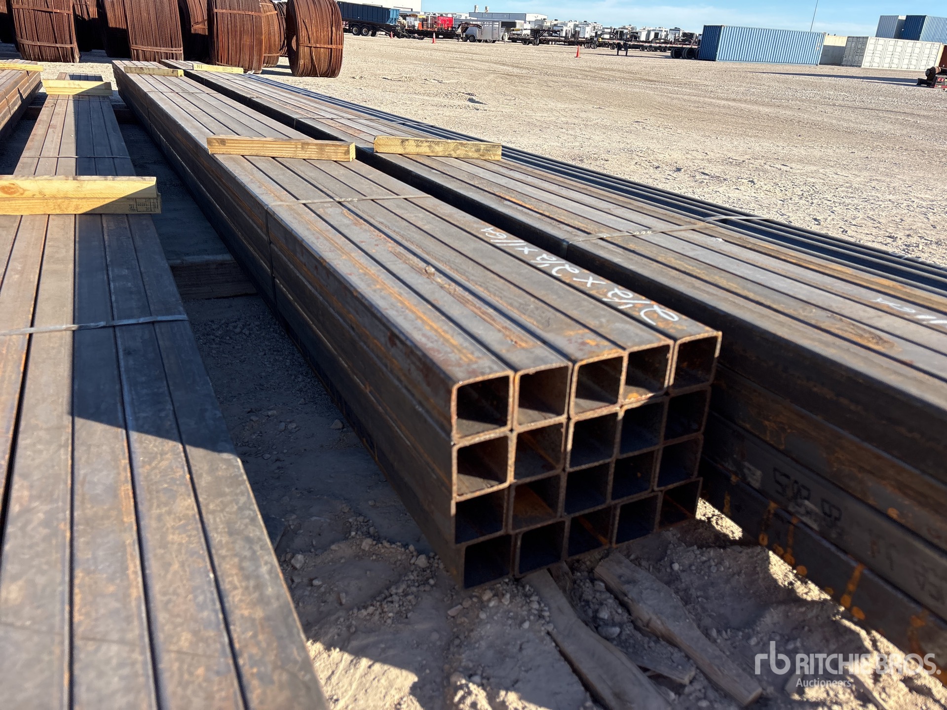 Aspect général with Image, coin arrière droit