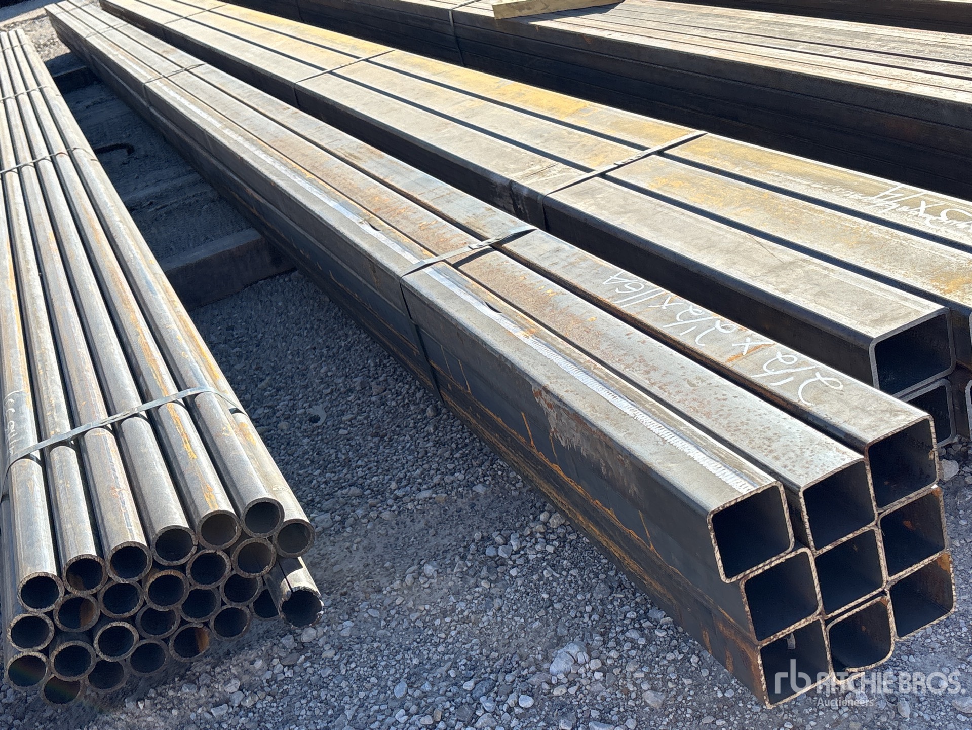 Aspect général with Image, coin arrière droit