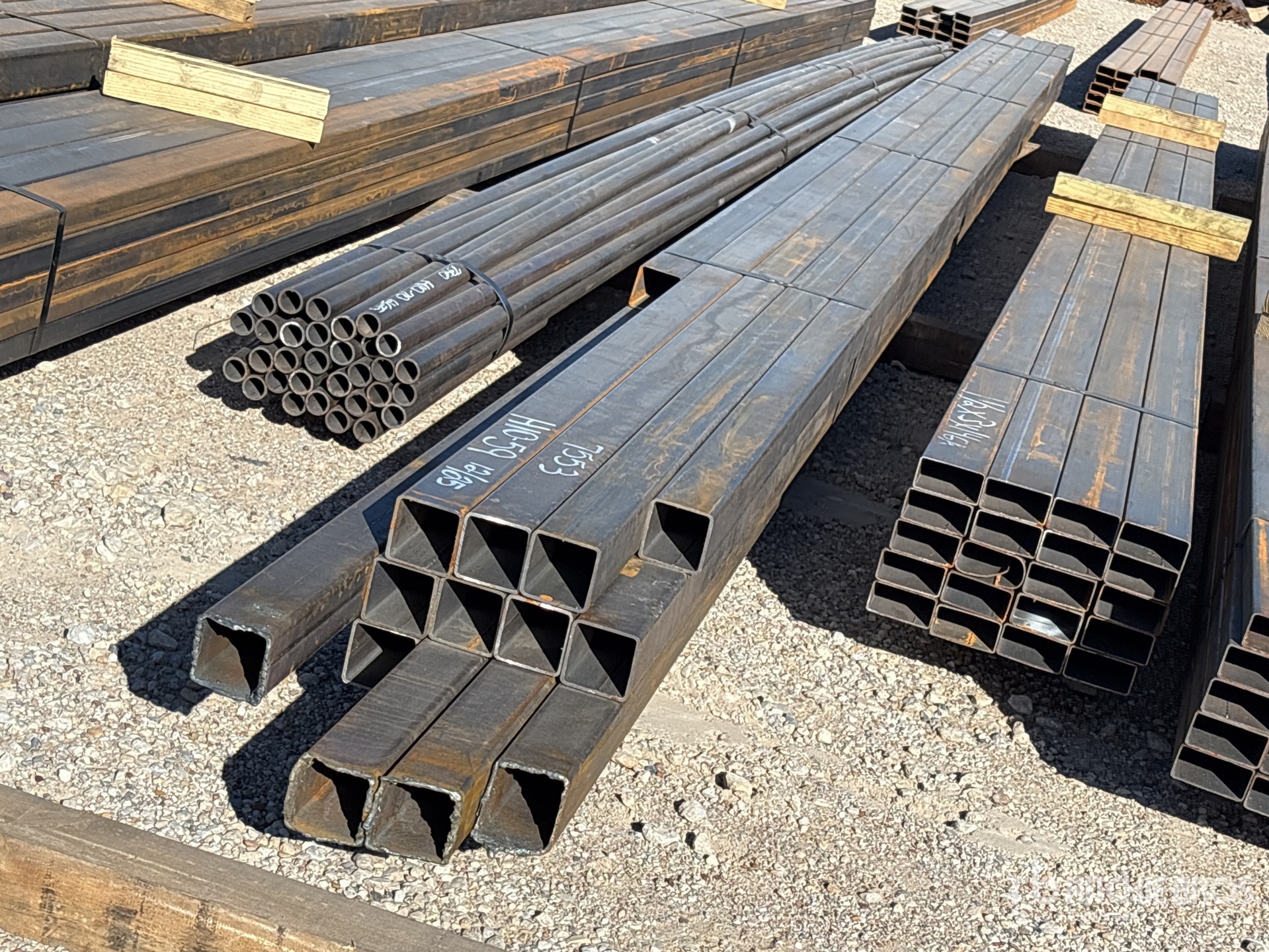 Aspect général with Image, coin arrière gauche