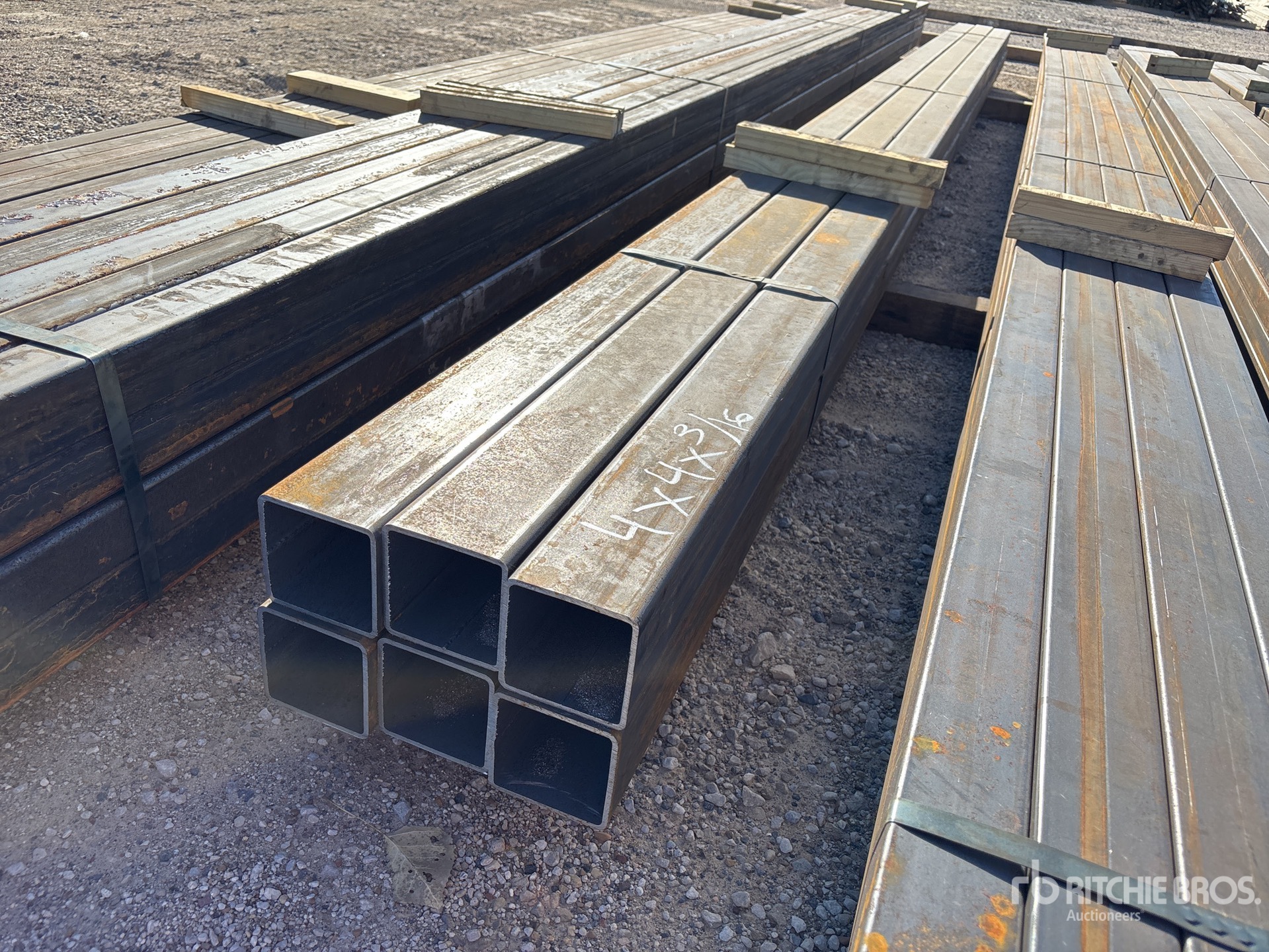 Aspect général with Image, coin avant droit