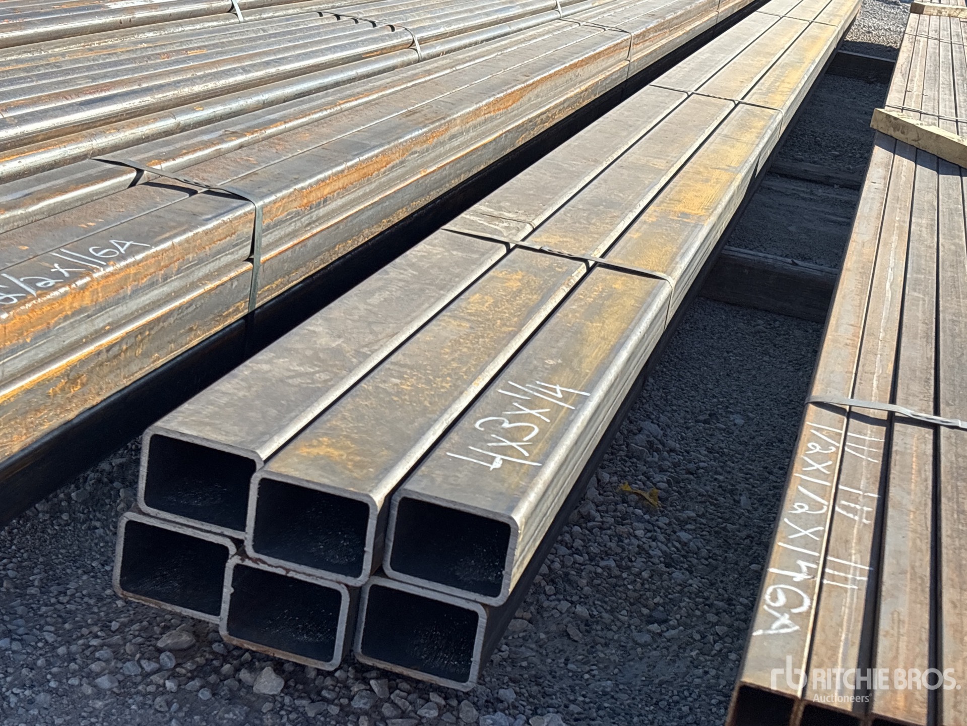 Aspect général with Image, coin avant droit