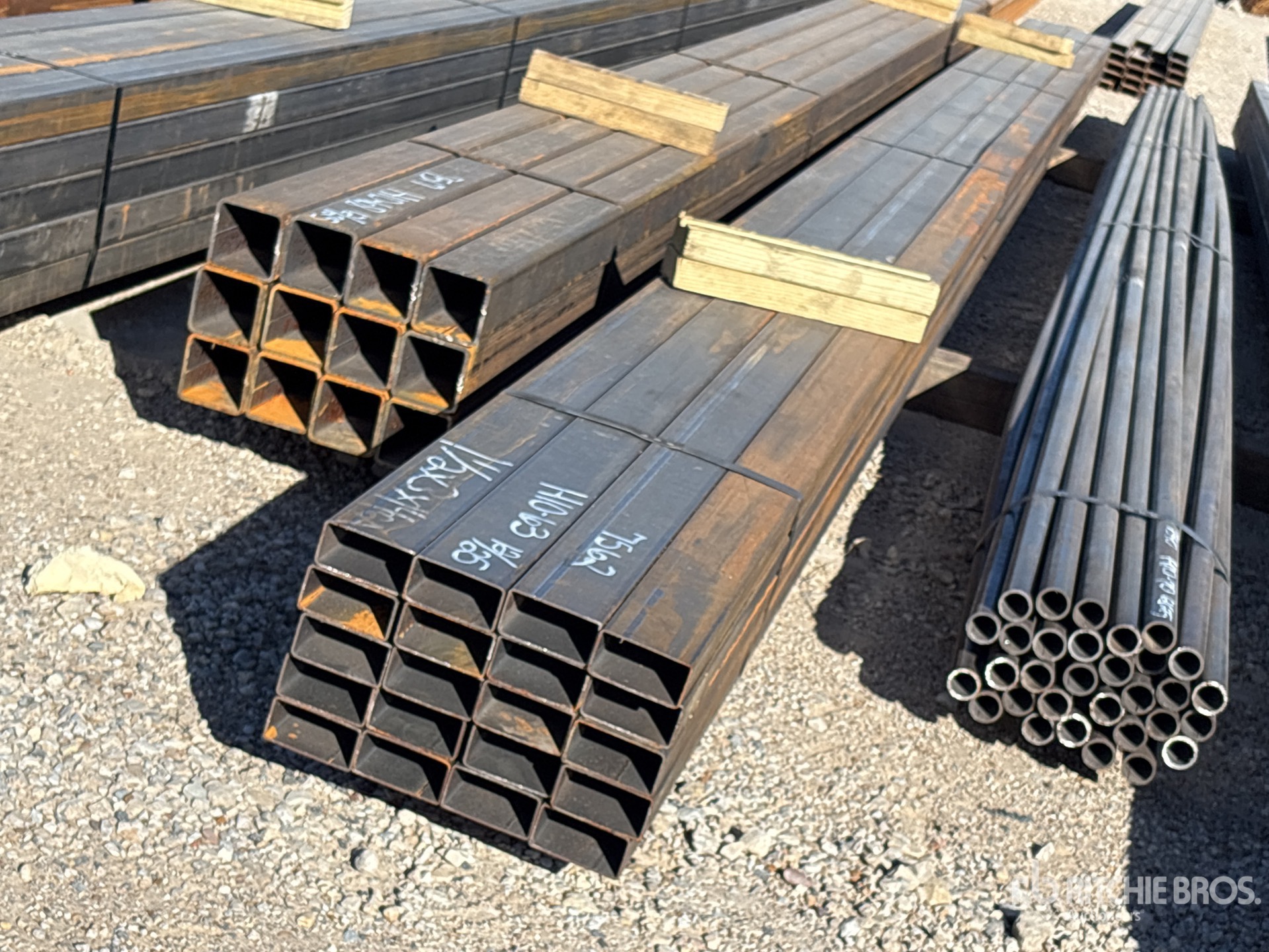 Aspect général with Image, coin arrière gauche