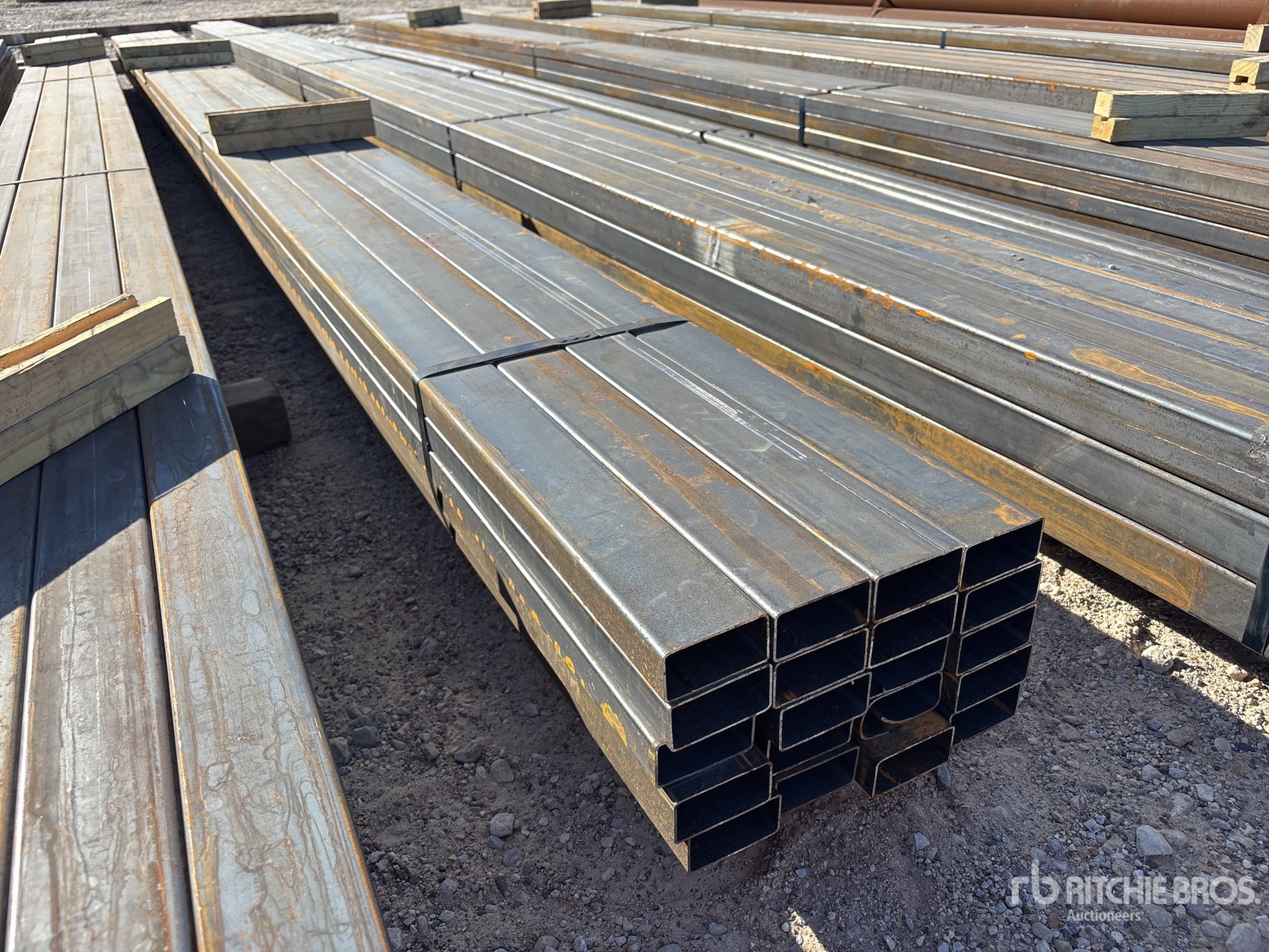 Aspect général with Image, coin arrière droit