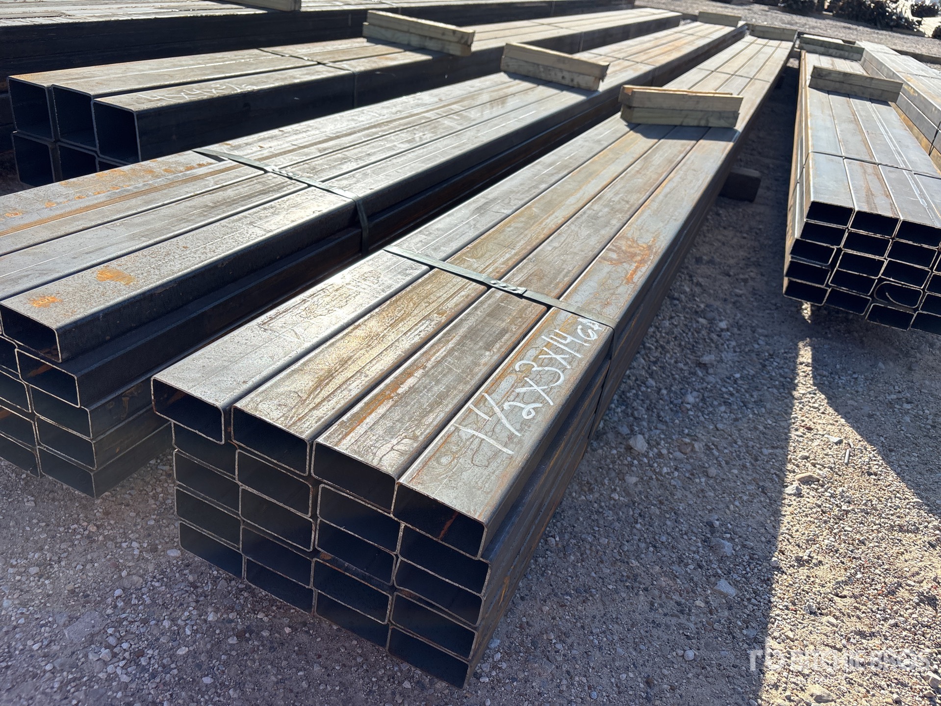 Aspect général with Image, coin avant droit