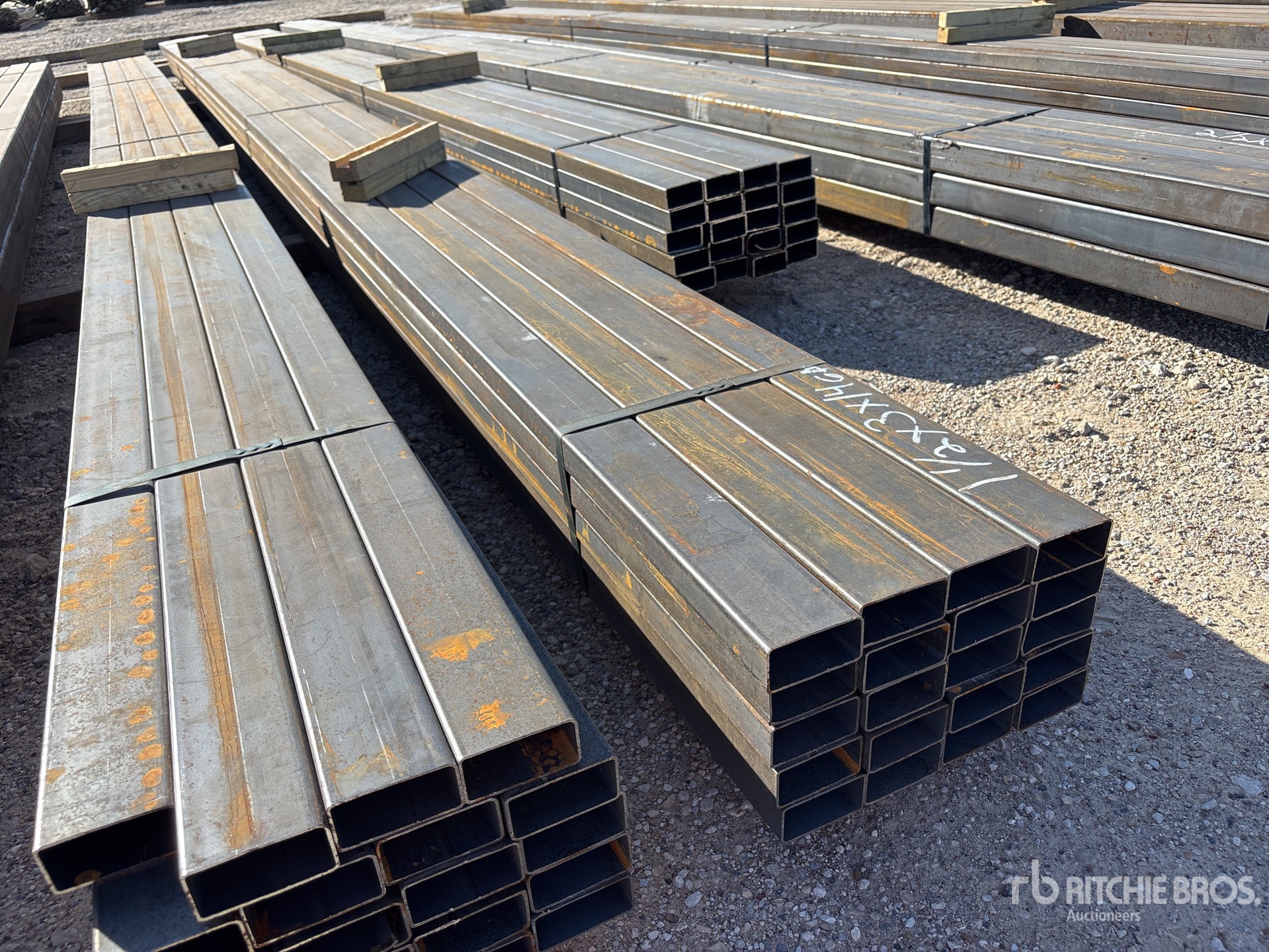 Aspect général with Image, coin arrière droit