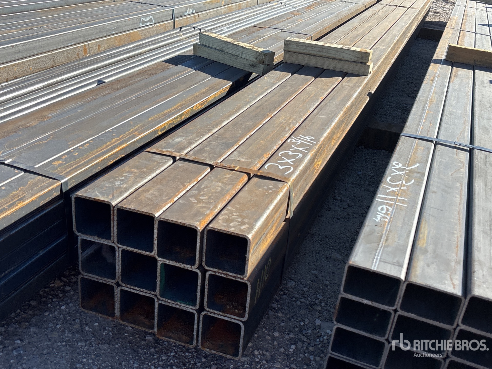 Aspect général with Image, coin avant droit