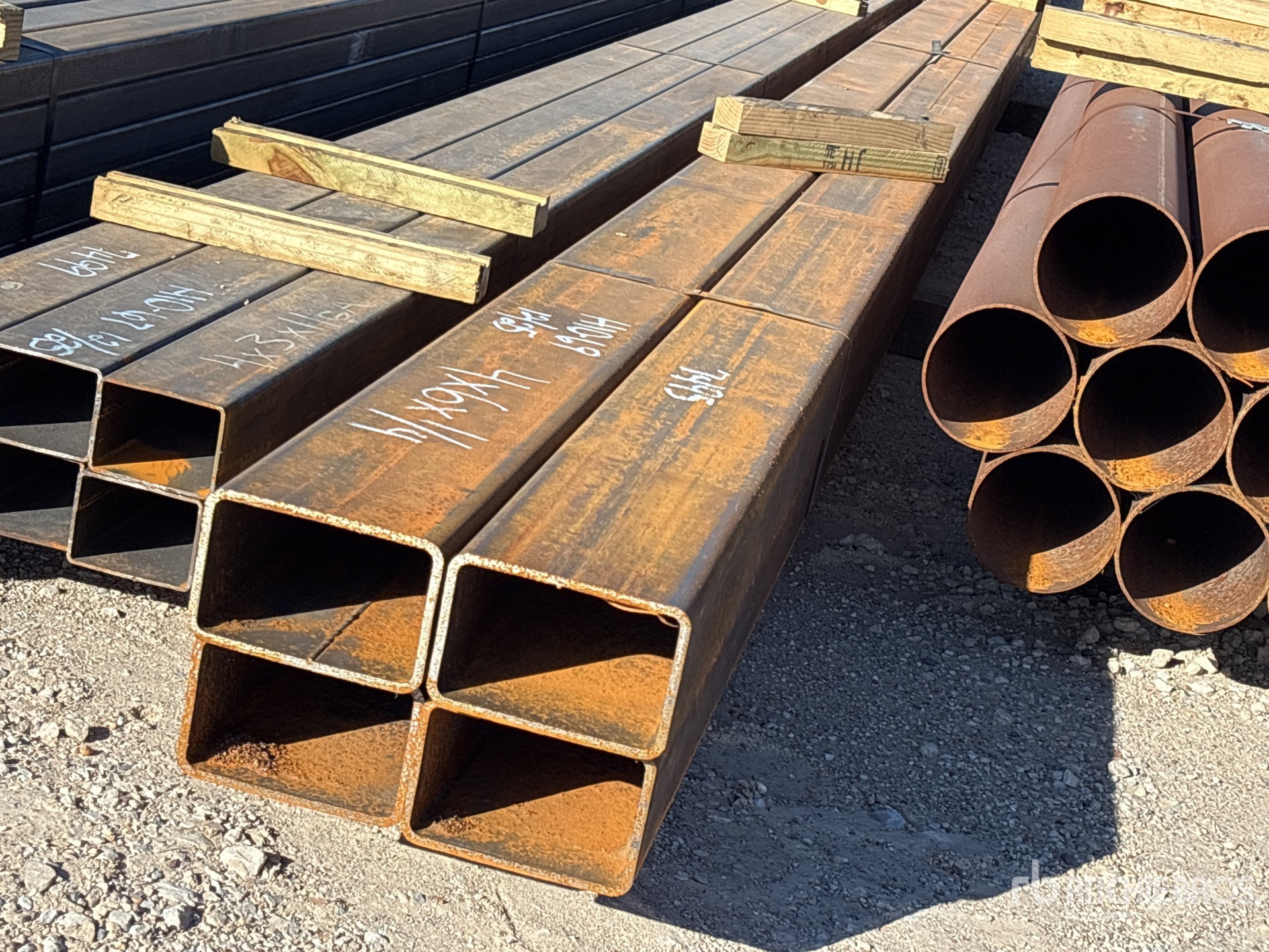 Aspect général with Image, coin arrière gauche