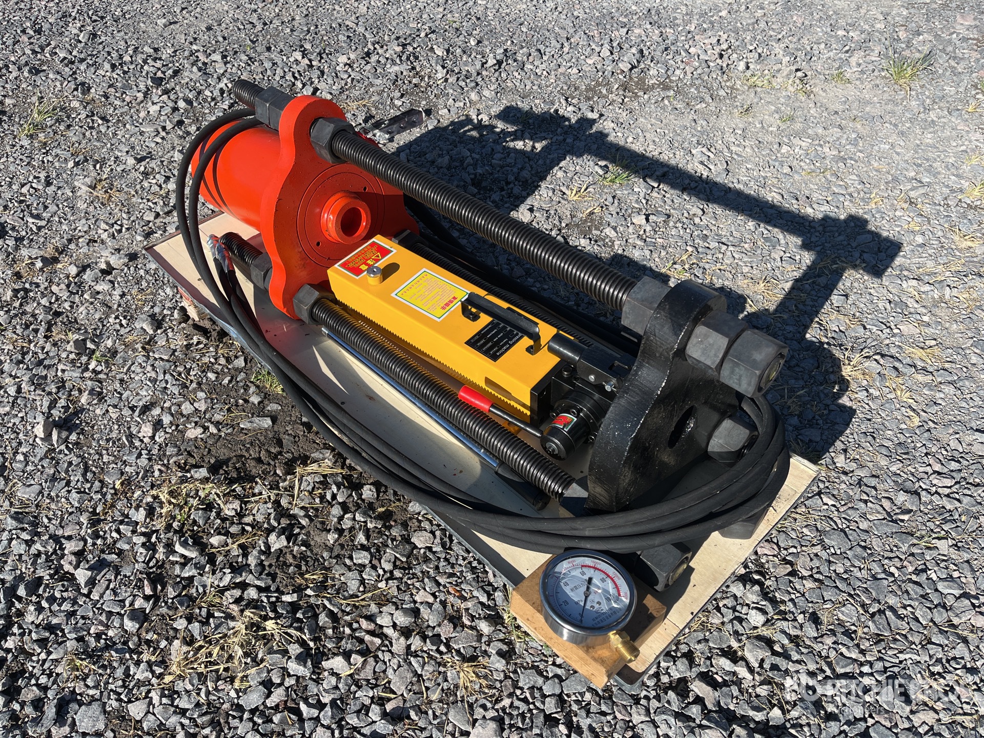 General Appearance with Bild, Ecke vorne rechts