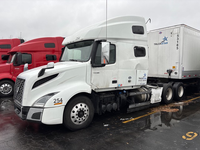 2020 Volvo VNL760 6x4 T/A Sleeper Truck Tractor (Inoperable) 2020 Volvo VNL760 6x4 T/A Sleeper Truck Tractor (Inoperable)