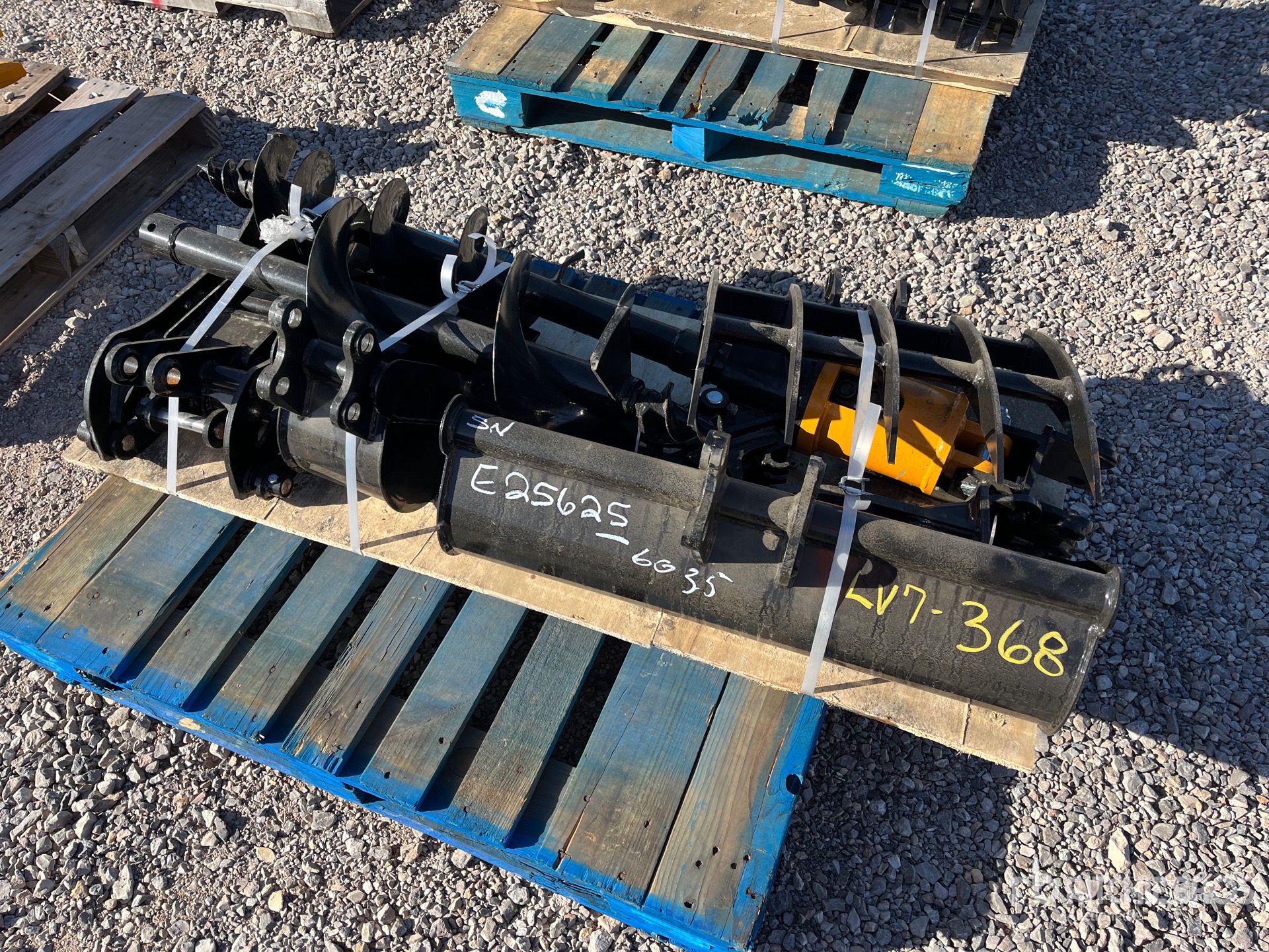 General Appearance with Foto, angolo anteriore sinistro