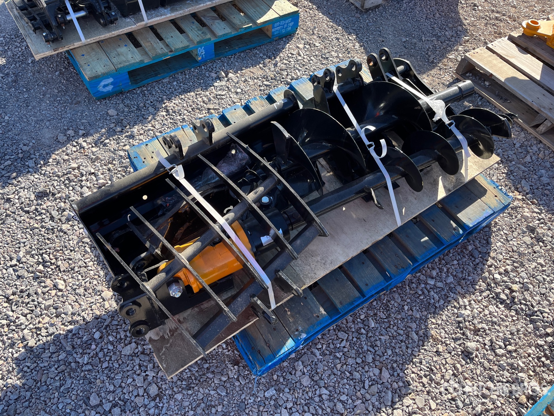 General Appearance with Foto, angolo posteriore sinistro