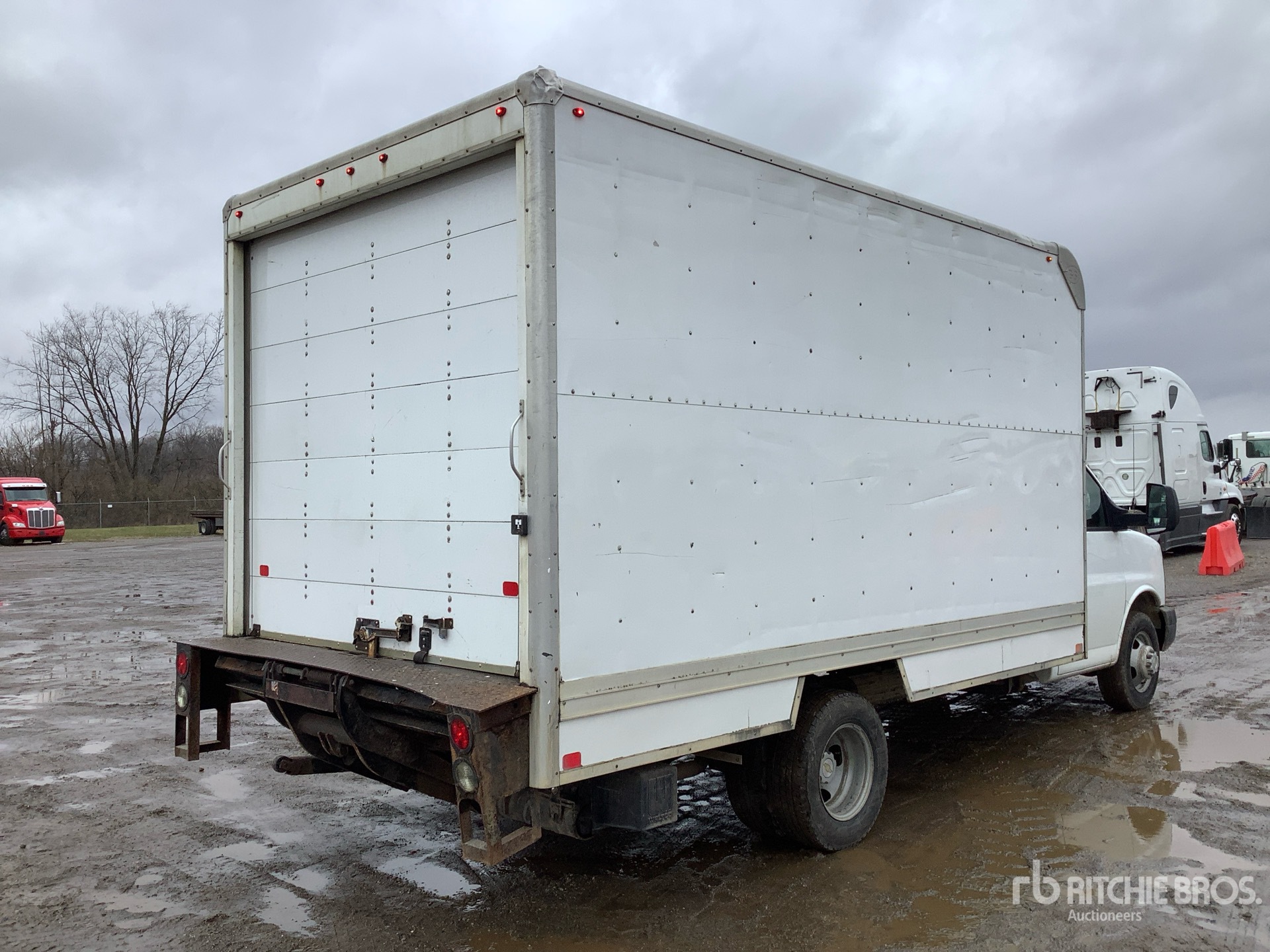 General Appearance with Picture, Right Rear Corner