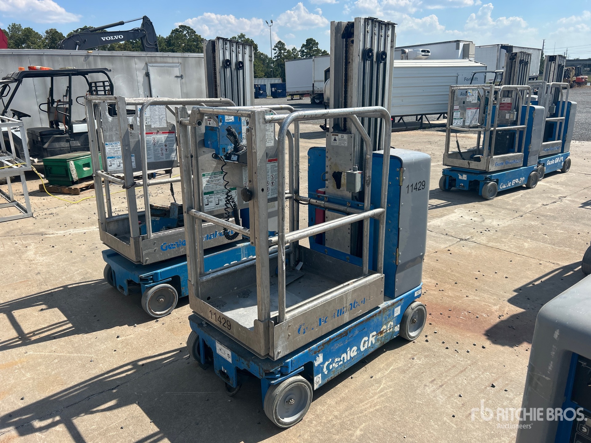 General Appearance with Bild, Ecke vorne links