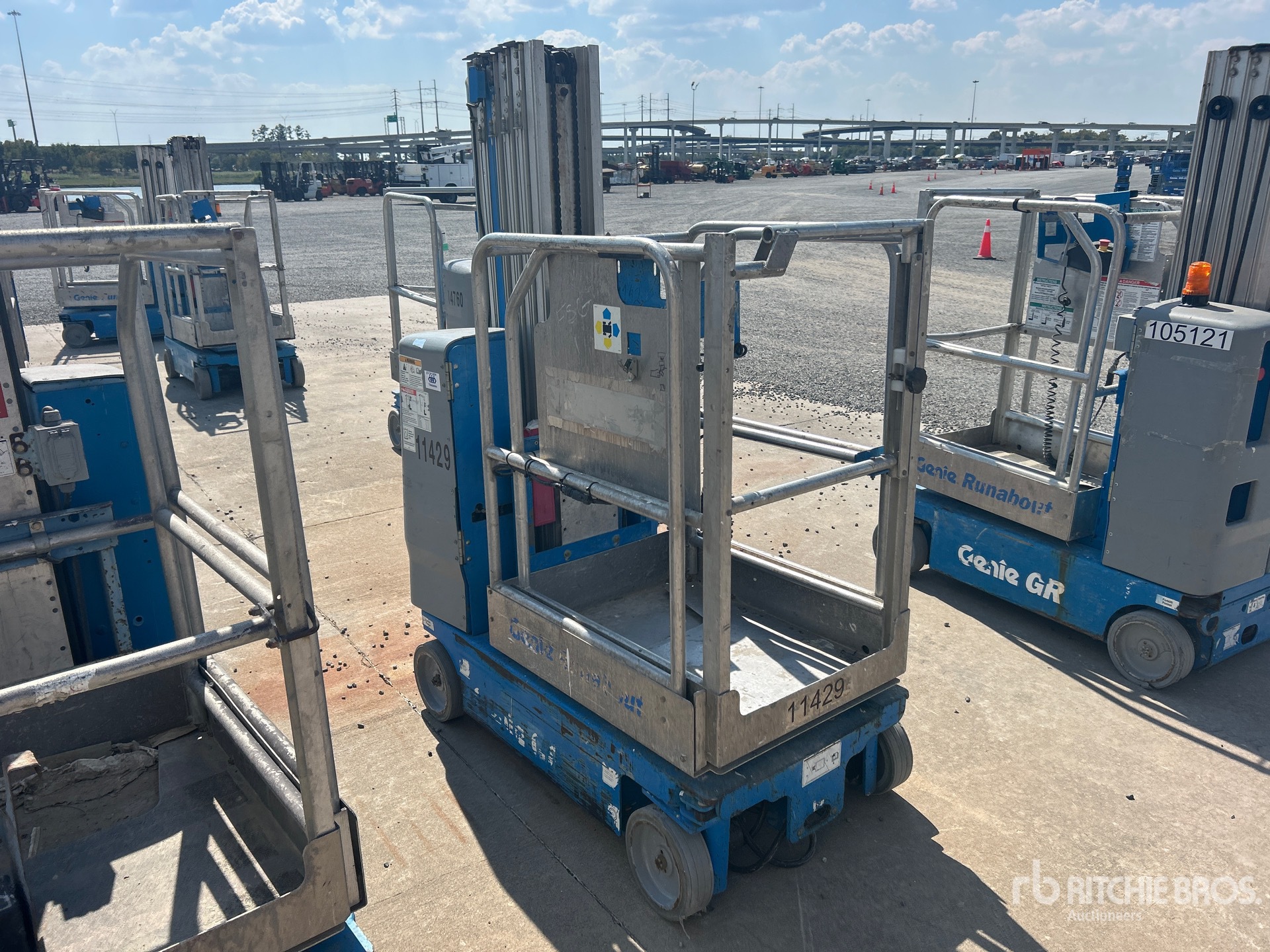 General Appearance with Bild, Ecke vorne rechts