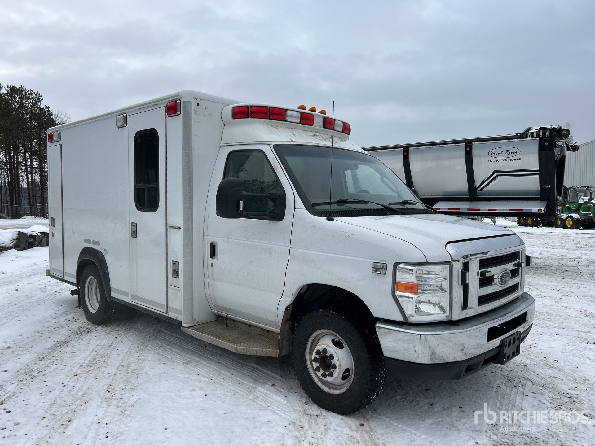 General Appearance with Picture, Right Front Corner