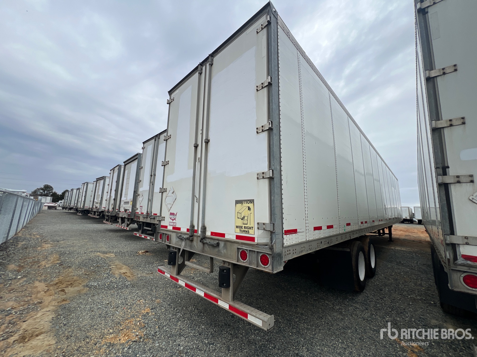 General Appearance with Imagen: esquina trasera derecha