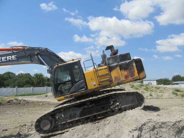 2015 John Deere 470G Tracked Excavator