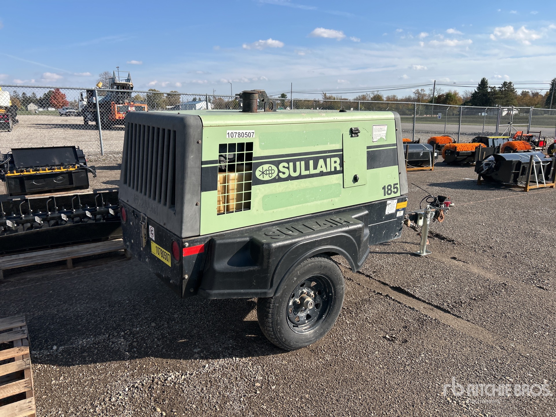 Aspect général with Image, coin arrière droit