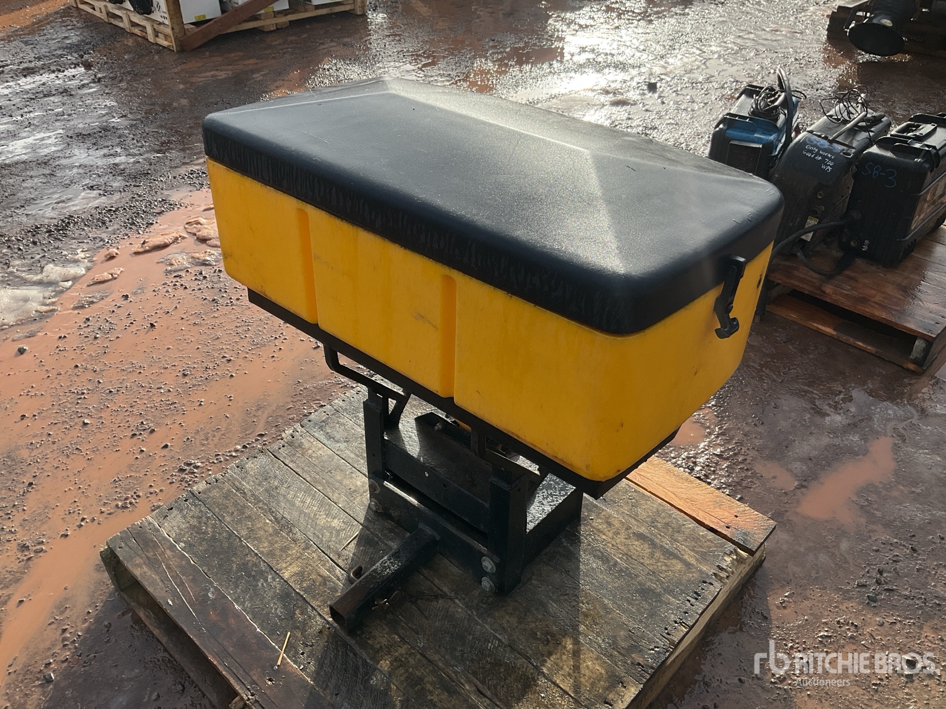 General Appearance with Featured Photo