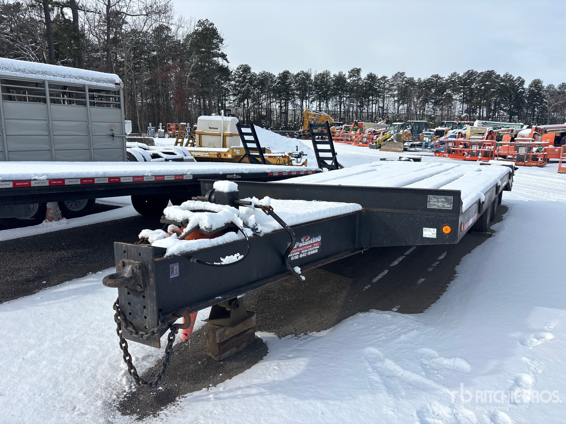 General Appearance with Bild, Ecke vorne links