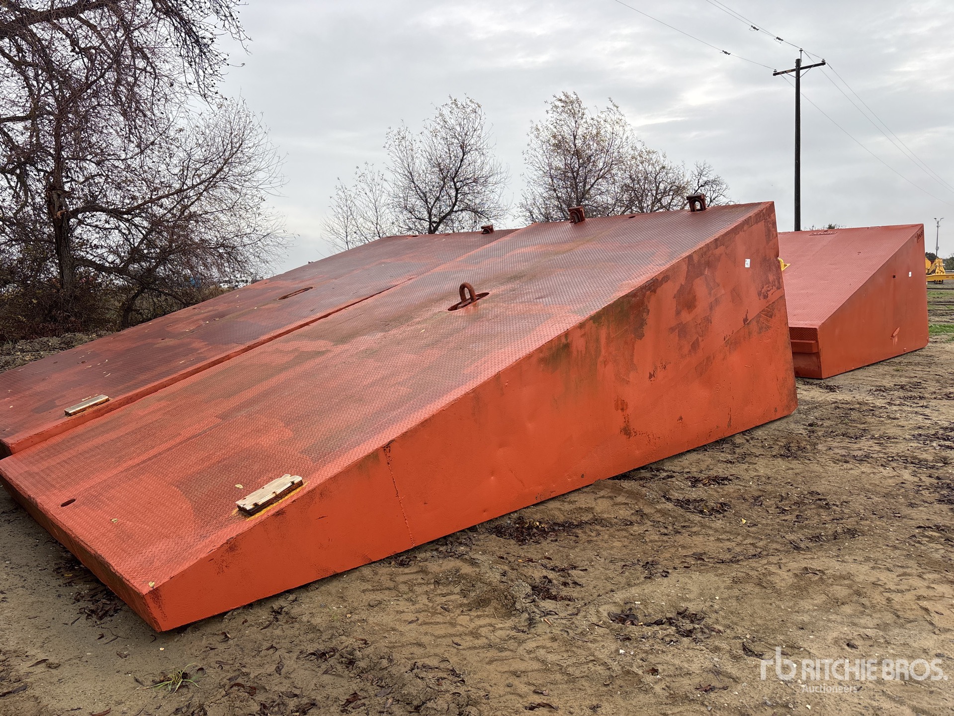 General Appearance with Featured Photo